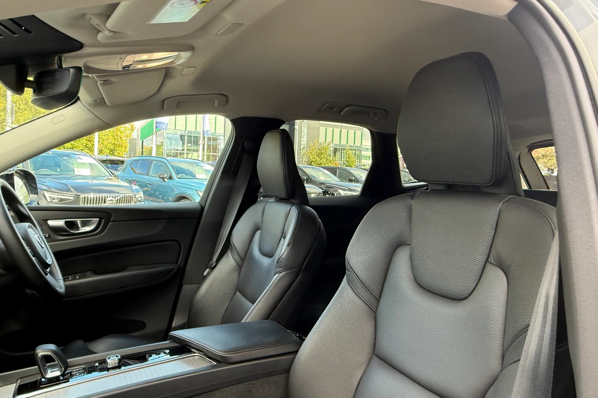 Volvo XC60 thumbnail image number 28