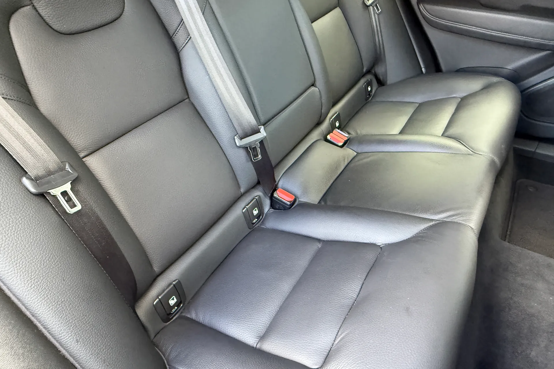 Volvo XC60 thumbnail image number 25