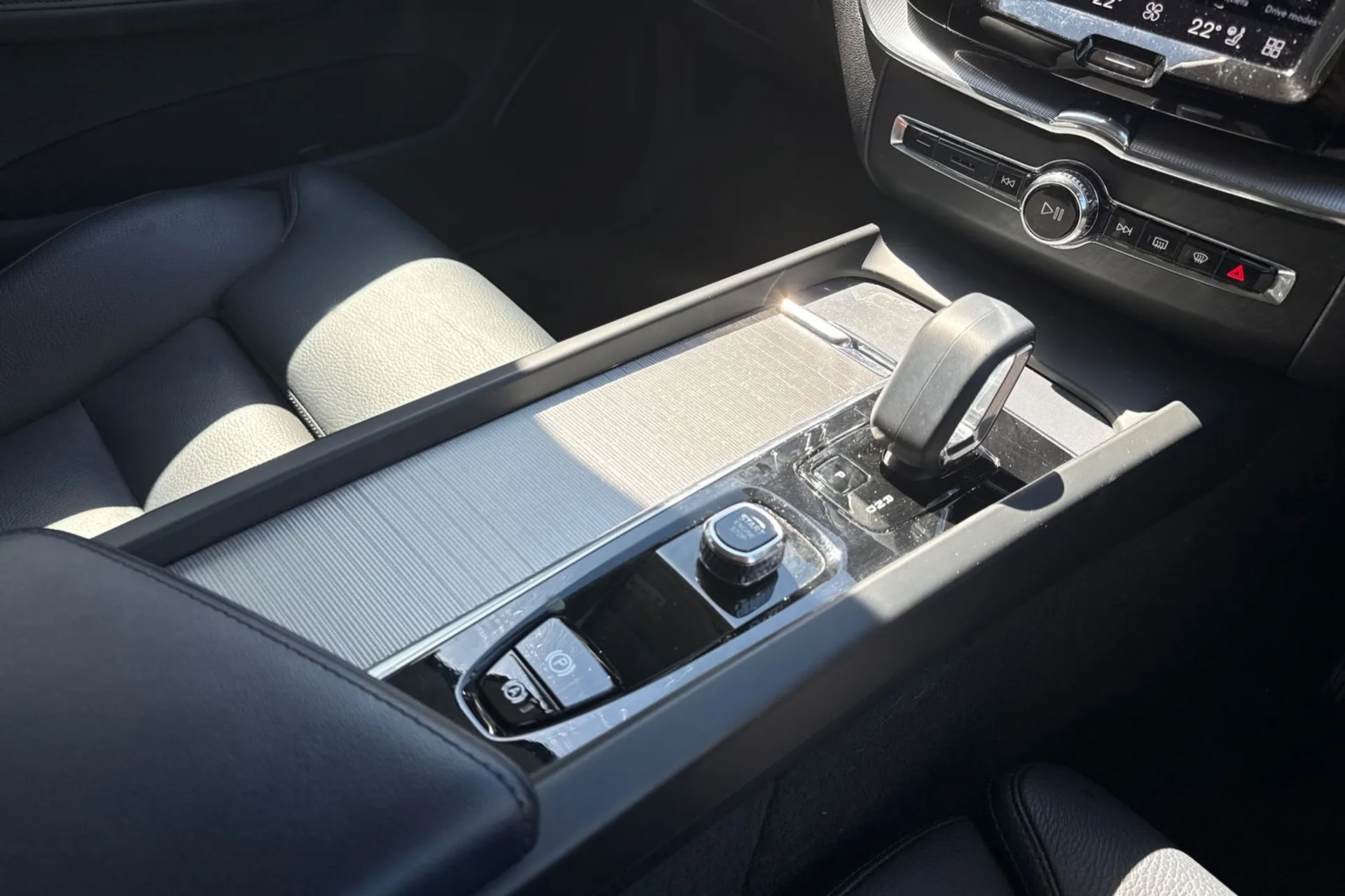 Volvo XC60 thumbnail image number 45