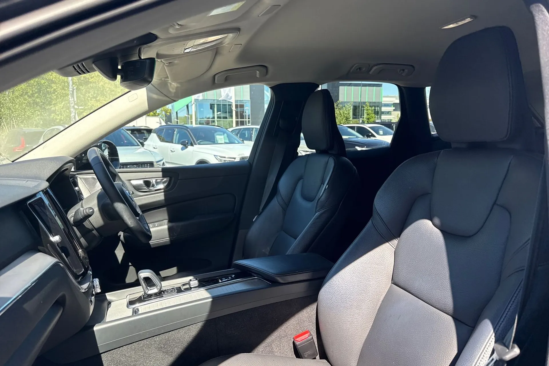 Volvo XC60 thumbnail image number 28