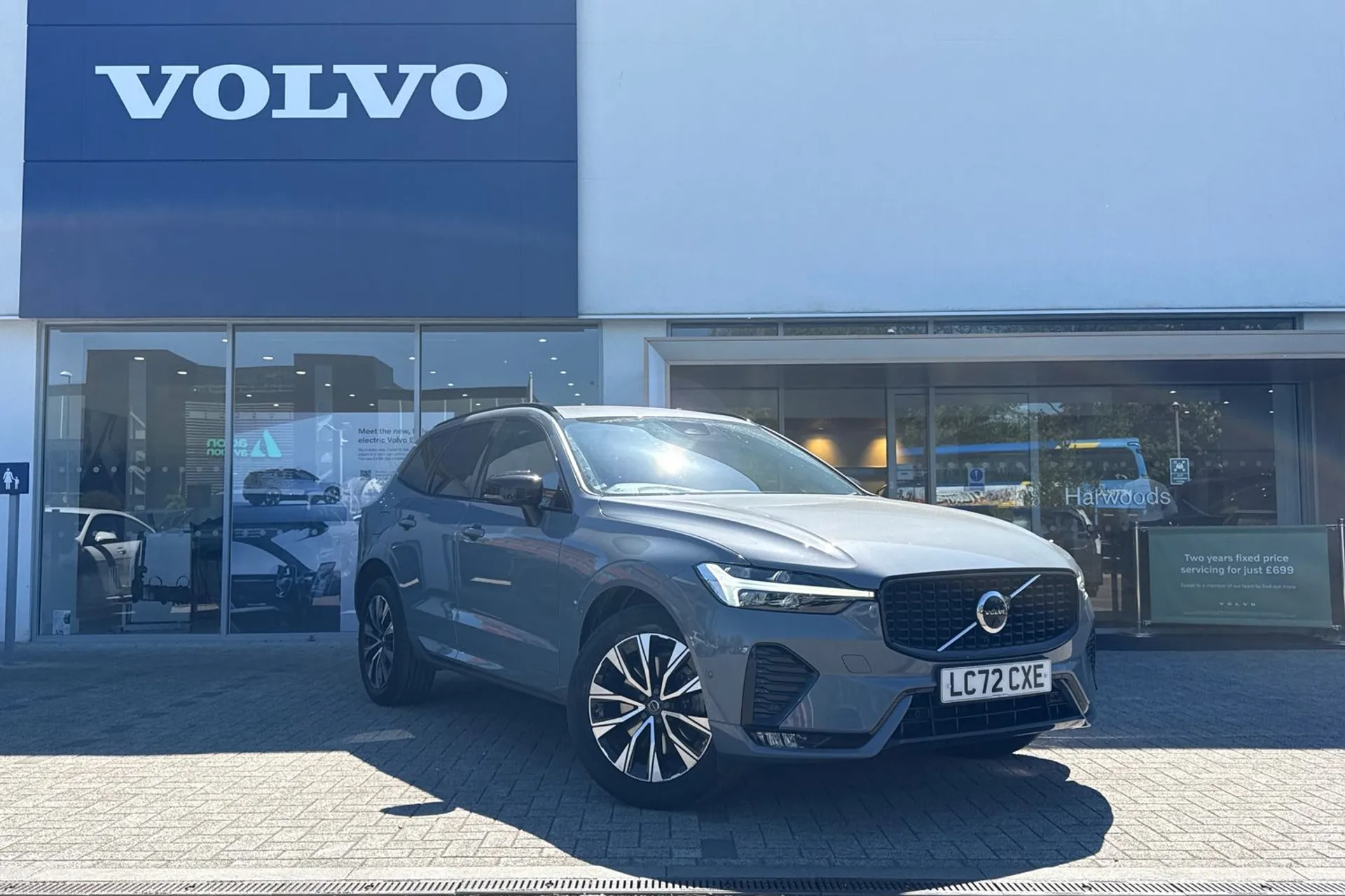 Volvo XC60 focused image