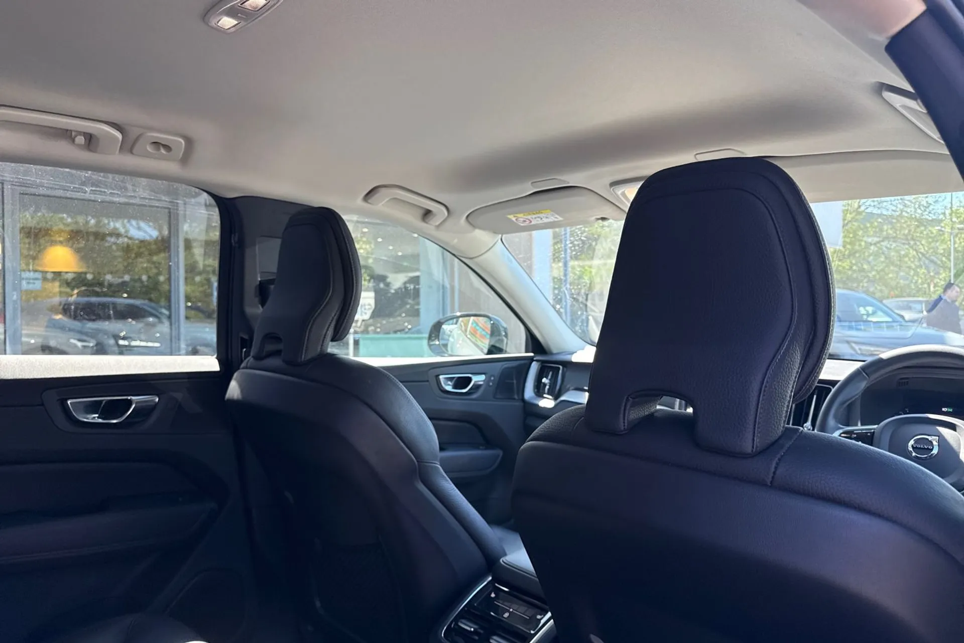 Volvo XC60 thumbnail image number 24