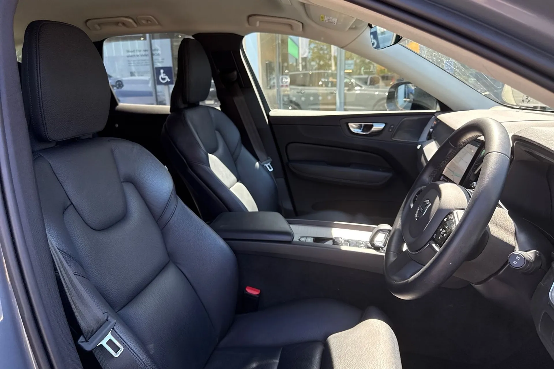 Volvo XC60 thumbnail image number 26
