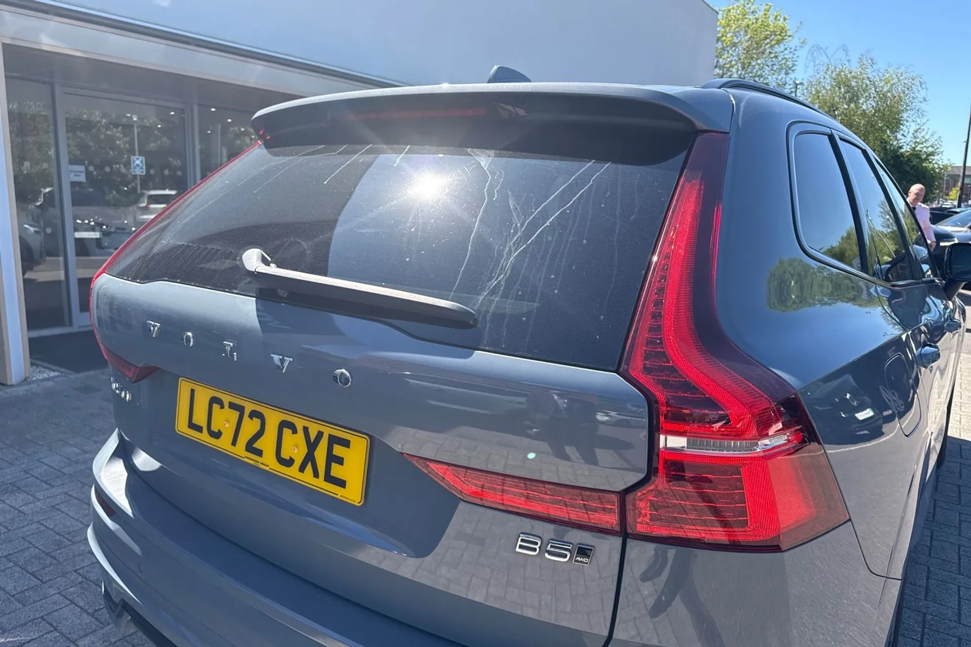 Volvo XC60 thumbnail image number 16
