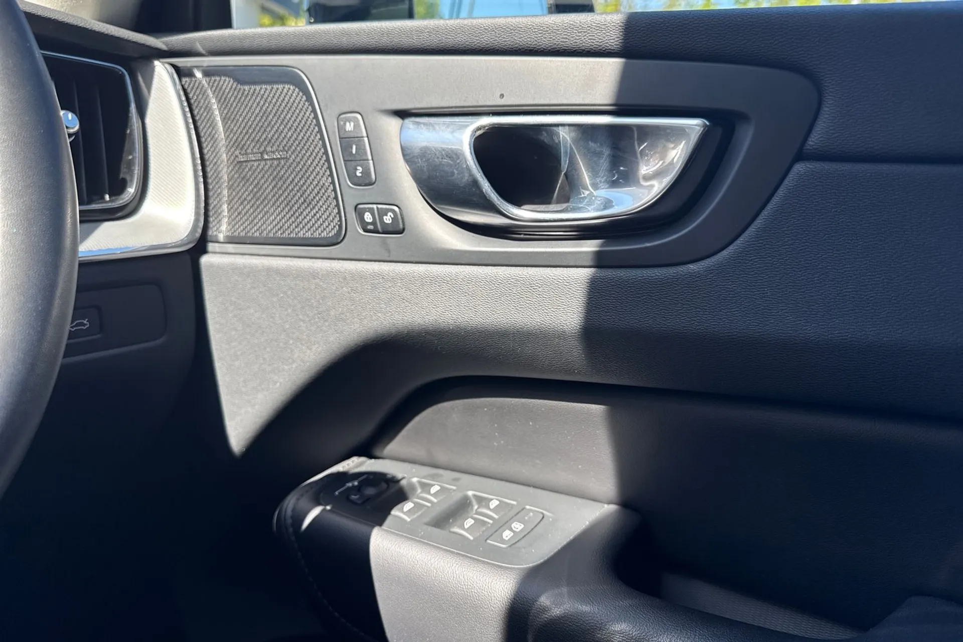 Volvo XC60 thumbnail image number 43