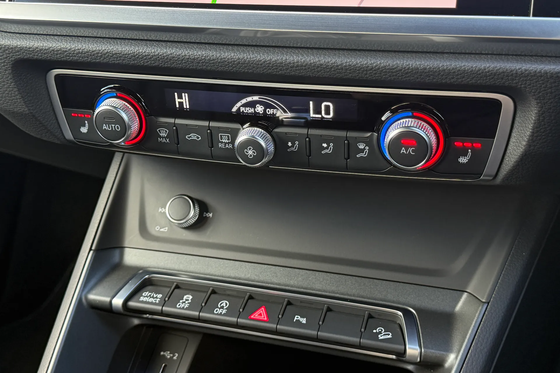 Audi Q3 S LINE 40 TFSI QUATTRO thumbnail image number 14