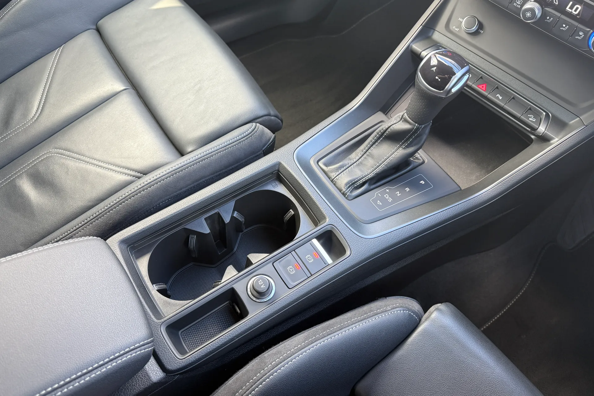 Audi Q3 S LINE 40 TFSI QUATTRO thumbnail image number 40