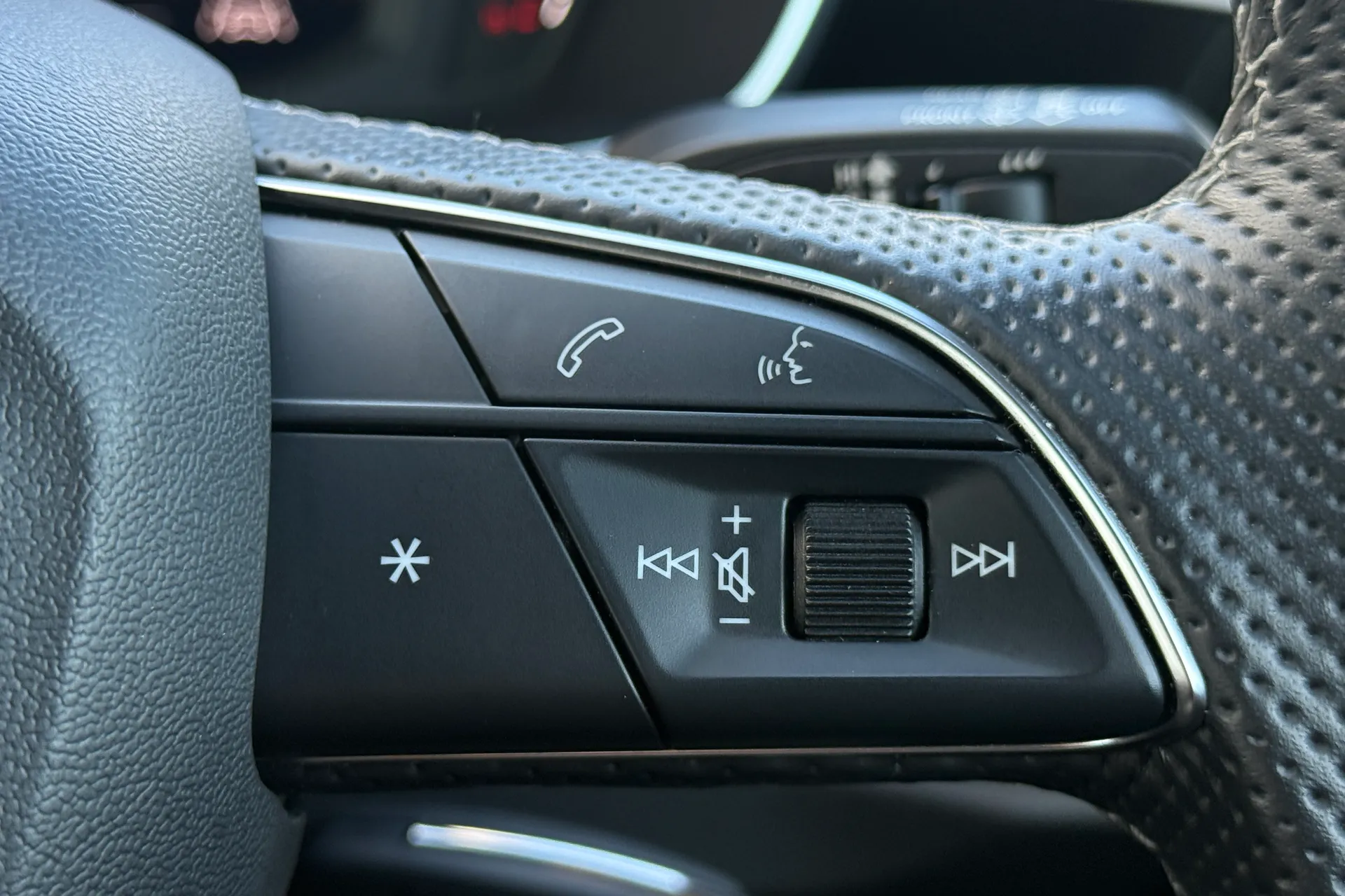 Audi Q3 S LINE 40 TFSI QUATTRO thumbnail image number 21