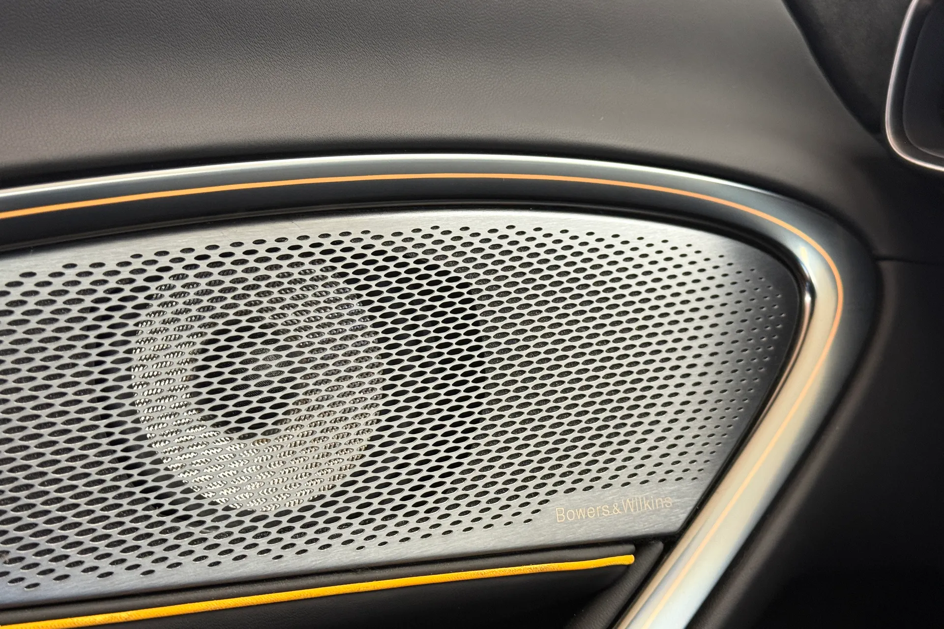 McLaren ARTURA thumbnail image number 25