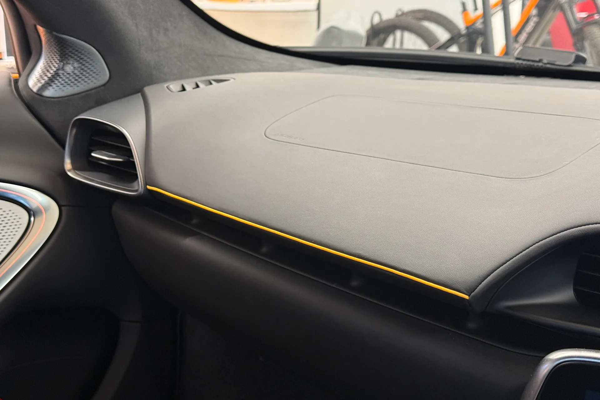 McLaren ARTURA thumbnail image number 15