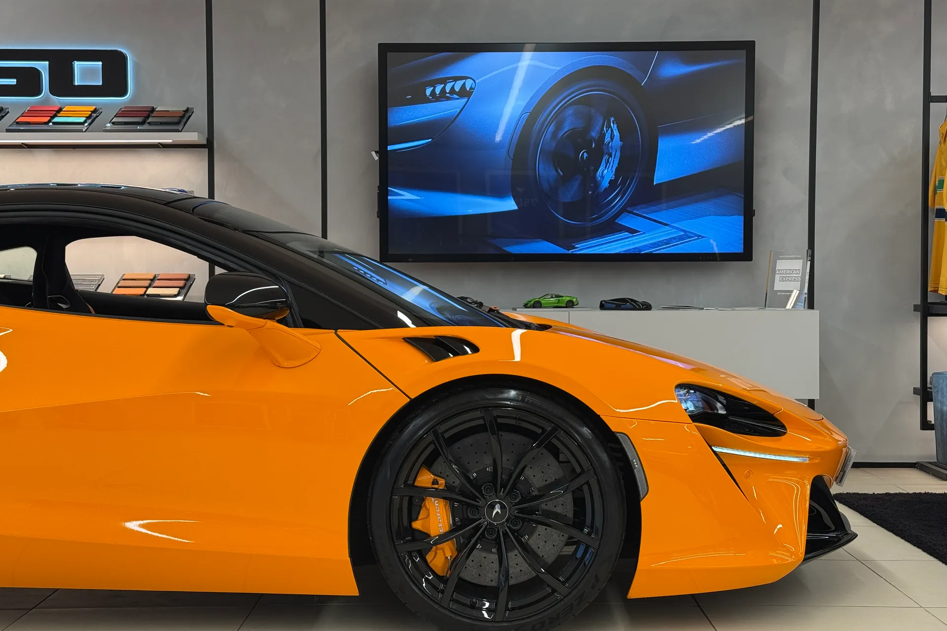 McLaren ARTURA thumbnail image number 8