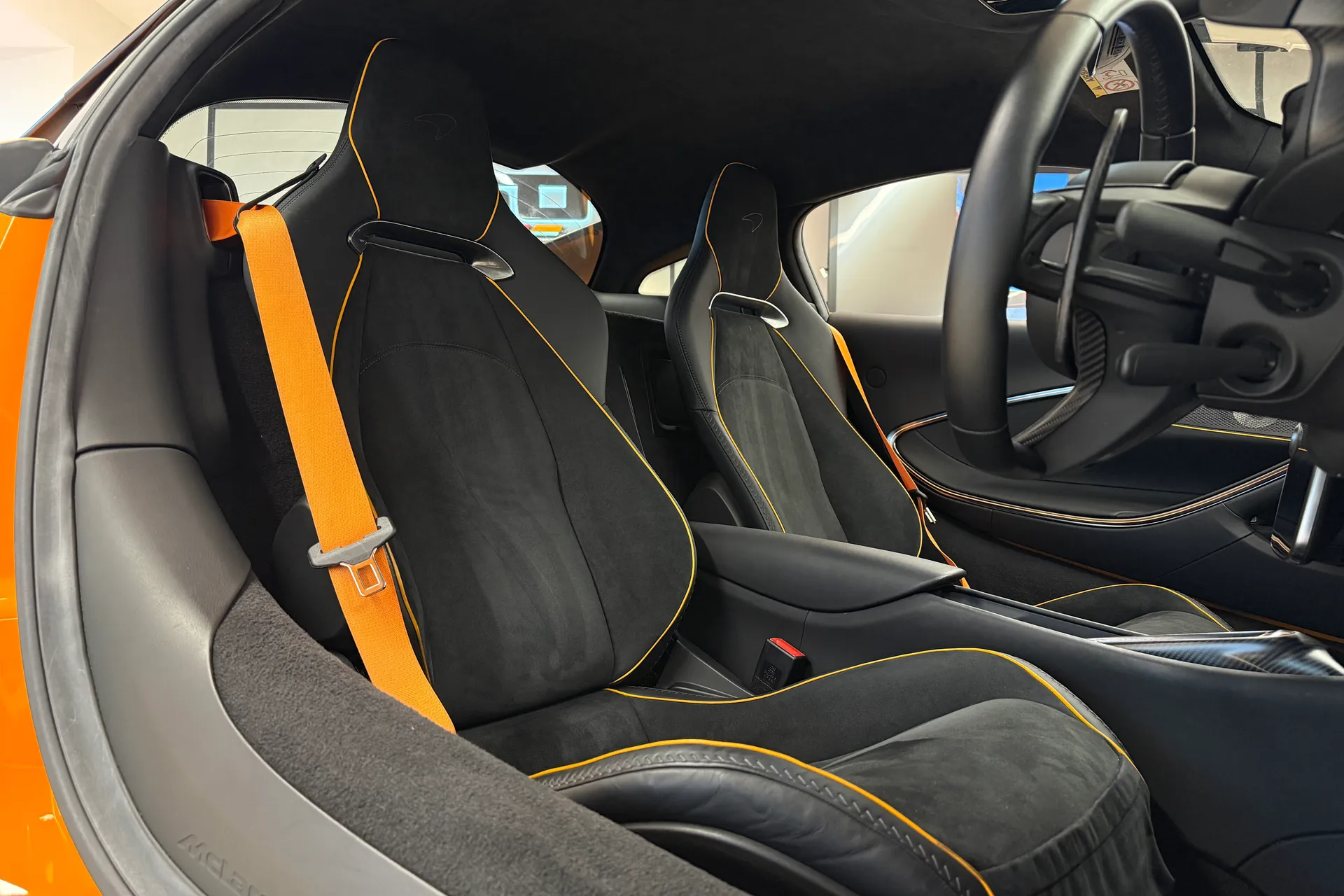 McLaren ARTURA thumbnail image number 4