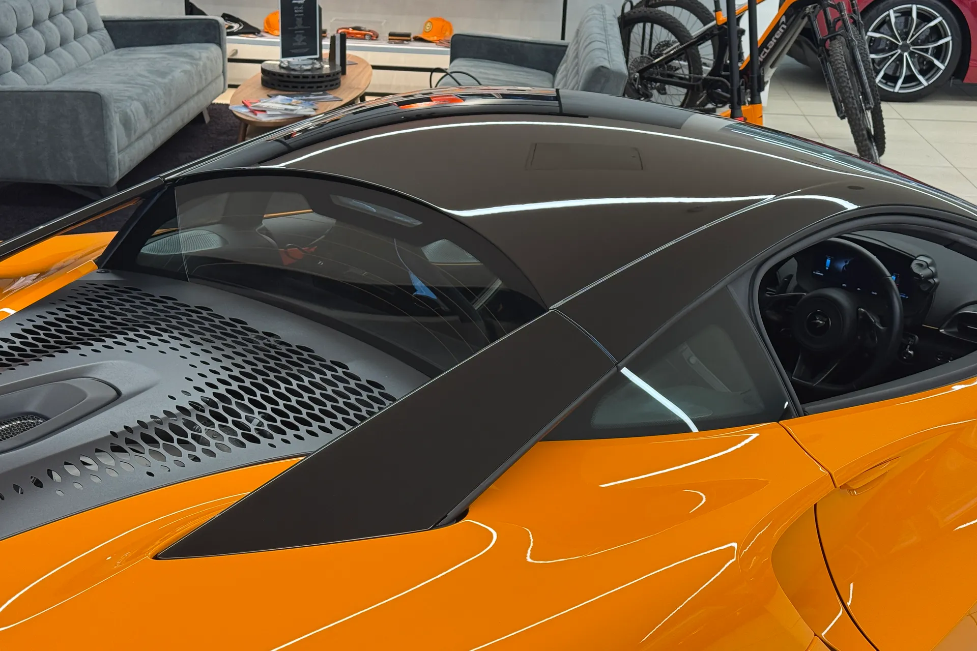 McLaren ARTURA thumbnail image number 33