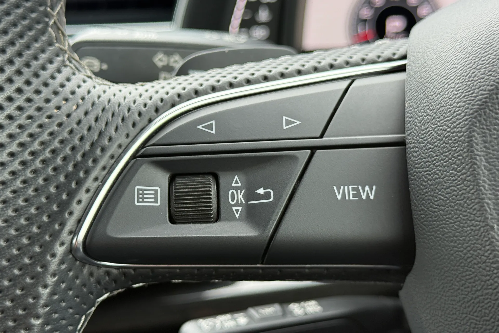 Audi Q7 thumbnail image number 28