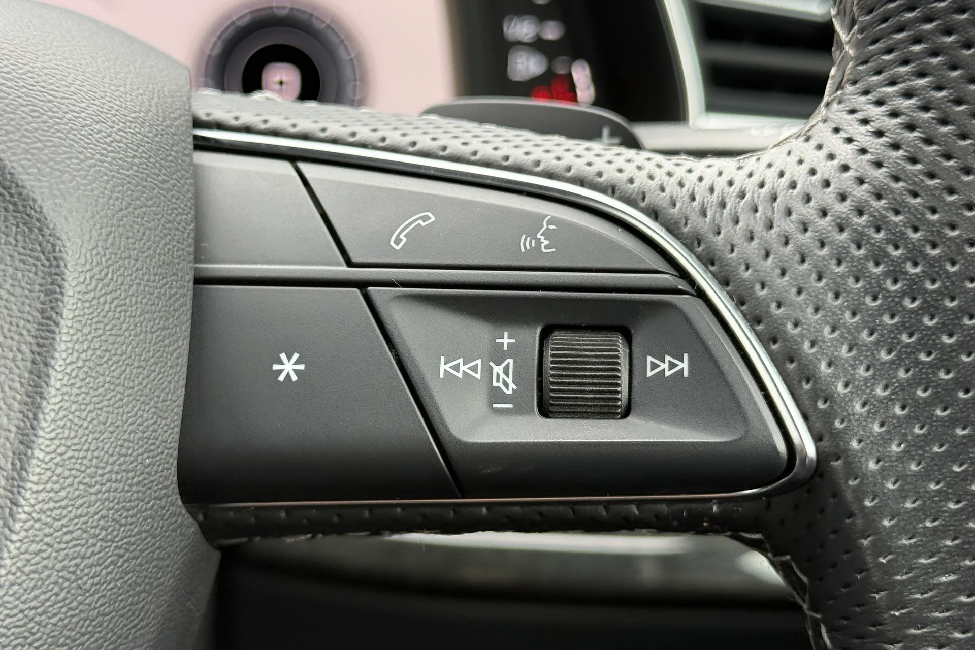 Audi Q7 thumbnail image number 29