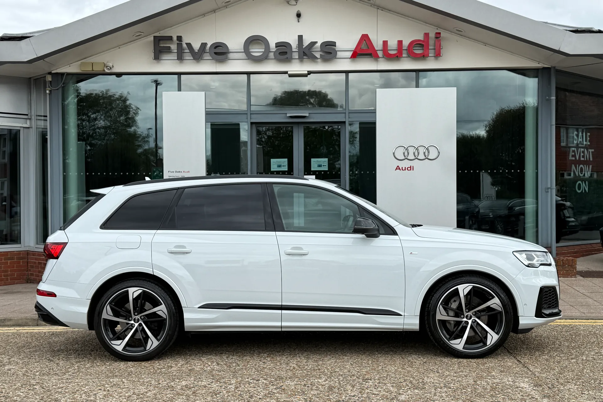 Audi Q7 thumbnail image number 2
