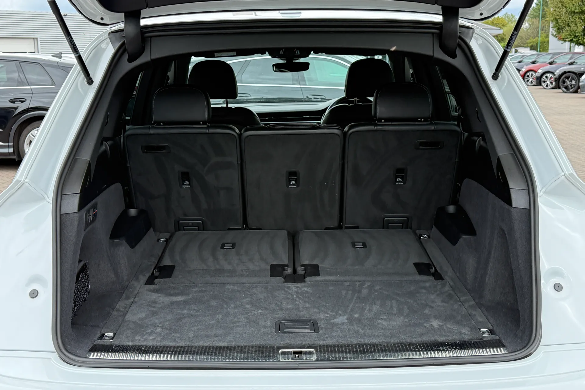 Audi Q7 thumbnail image number 42