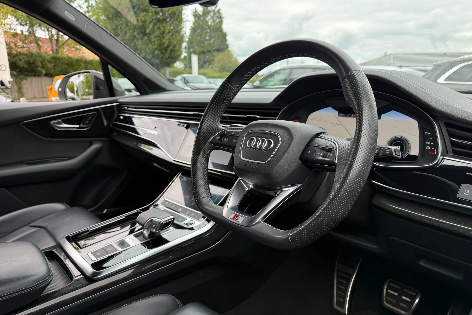 Audi Q7 thumbnail image number 35