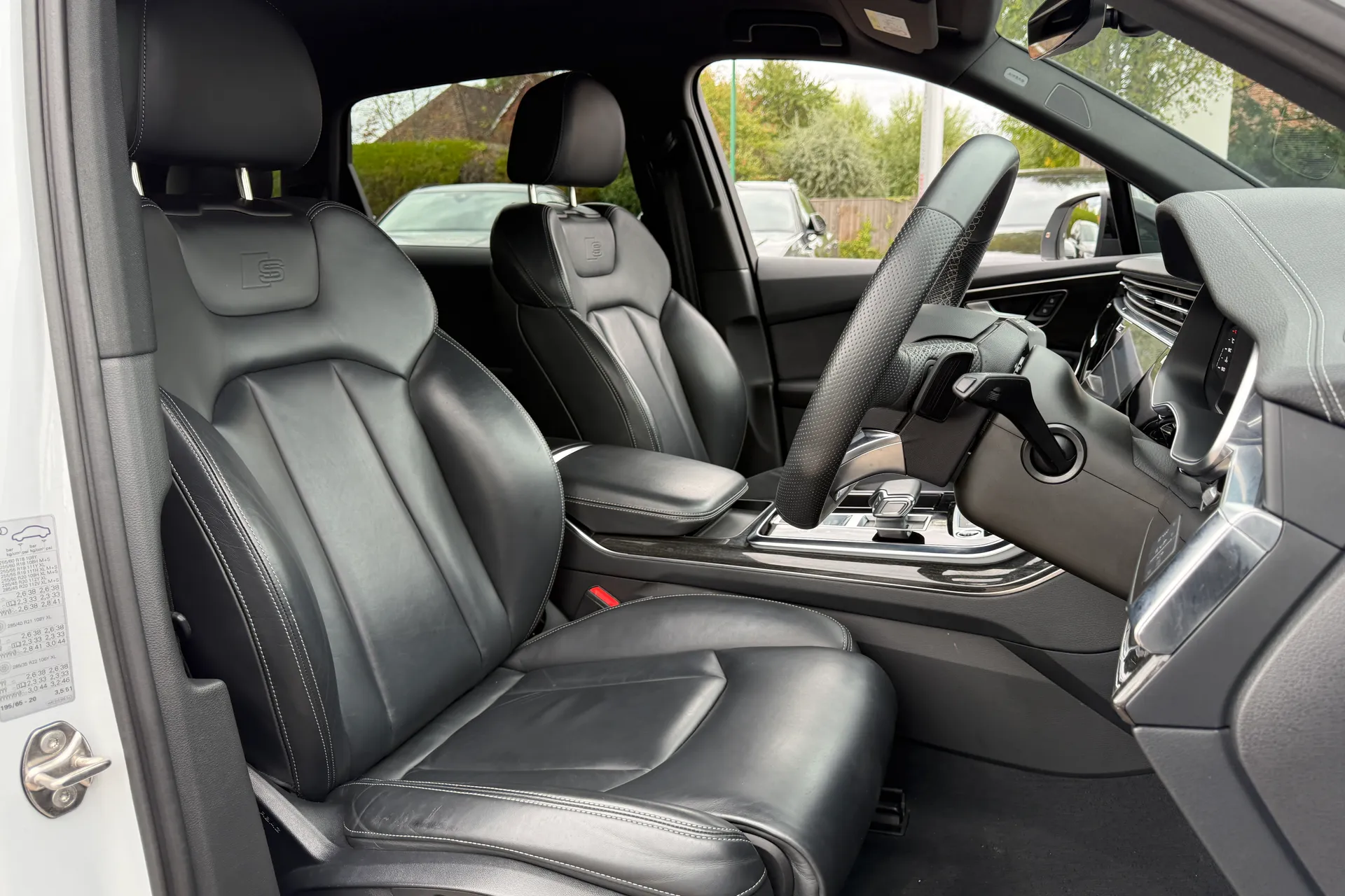 Audi Q7 thumbnail image number 34