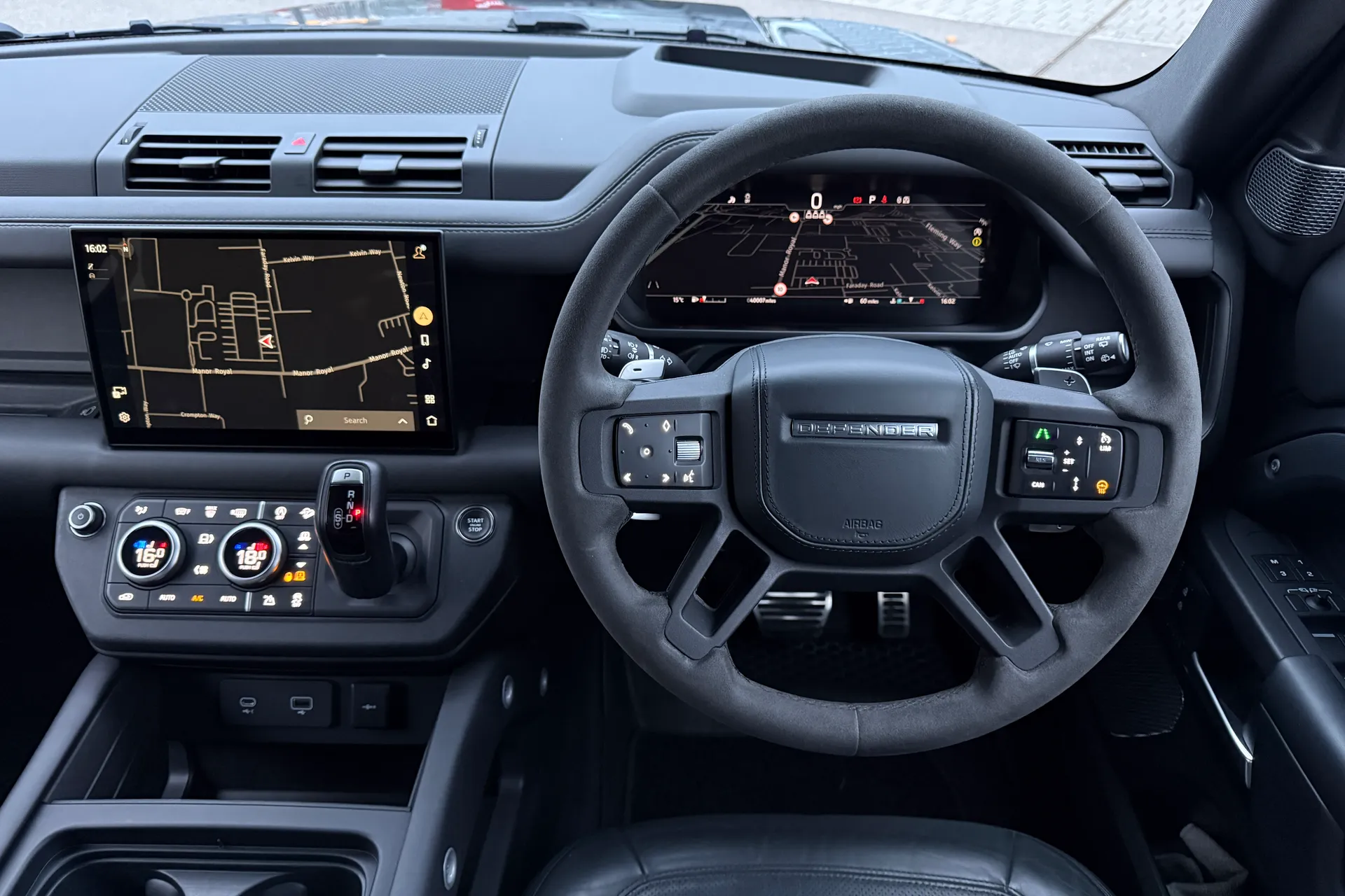 LAND ROVER Defender 110 thumbnail image number 22