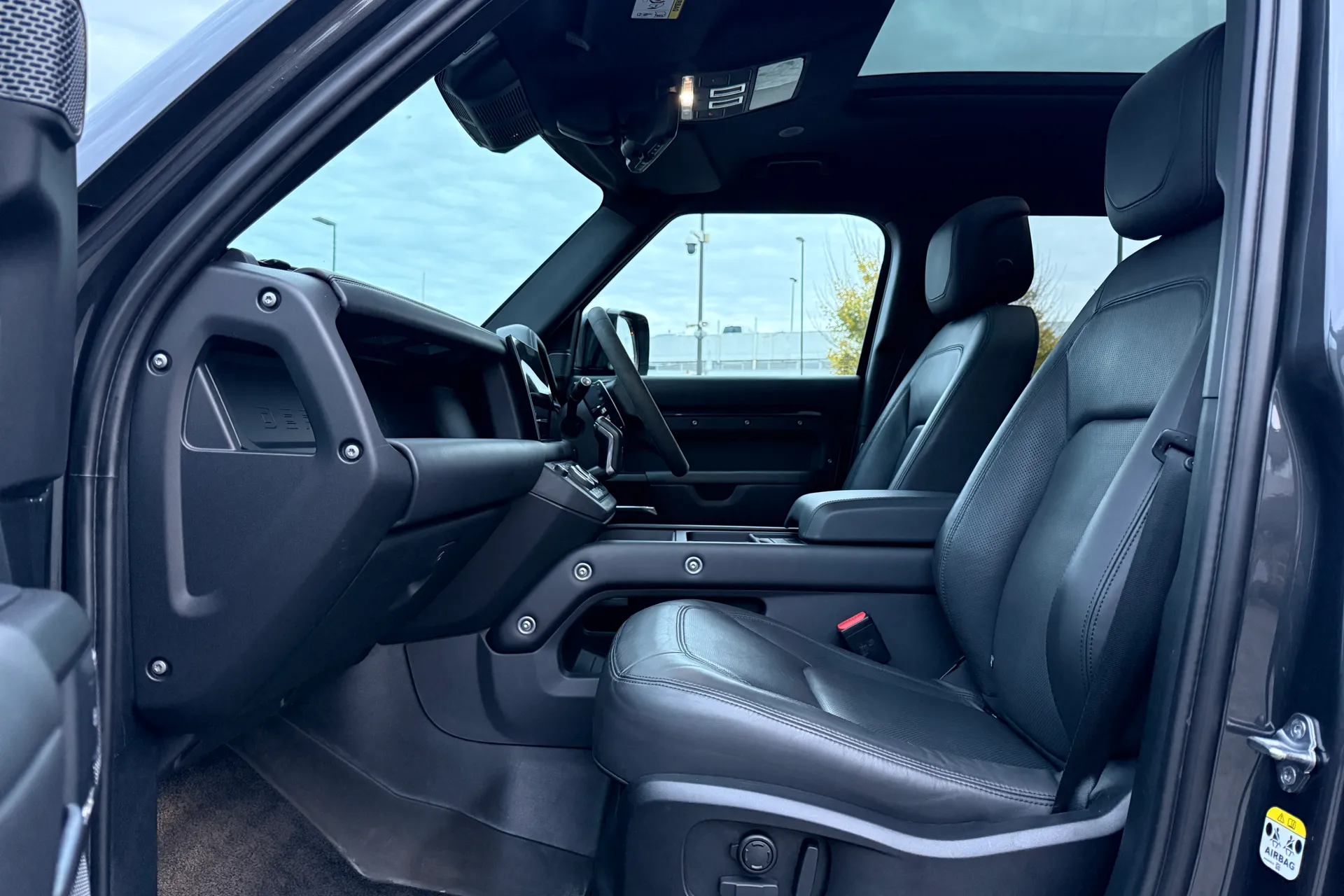 LAND ROVER Defender 110 thumbnail image number 47