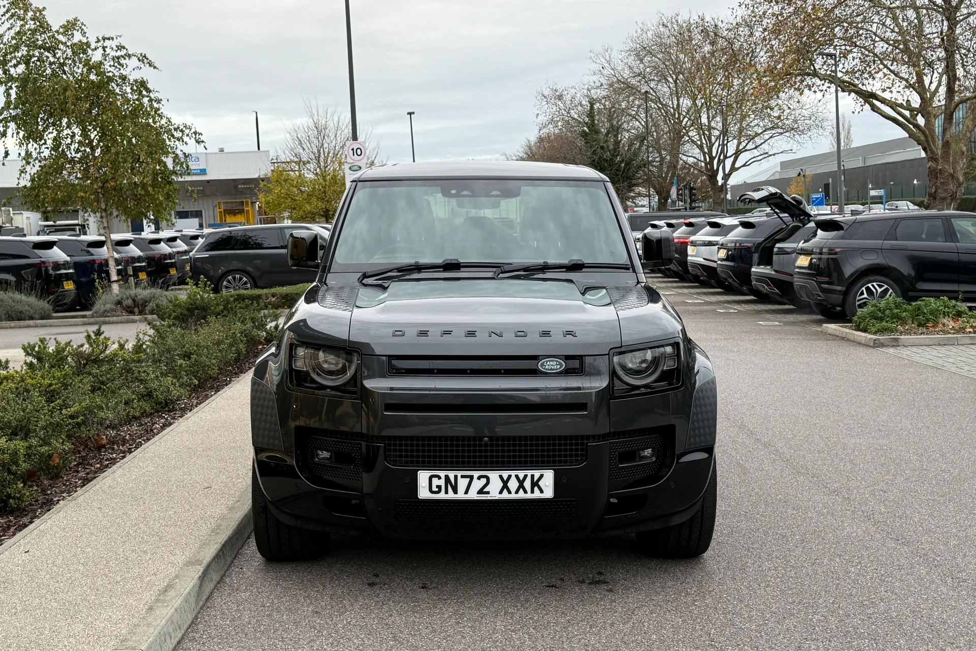 LAND ROVER Defender 110 thumbnail image number 16