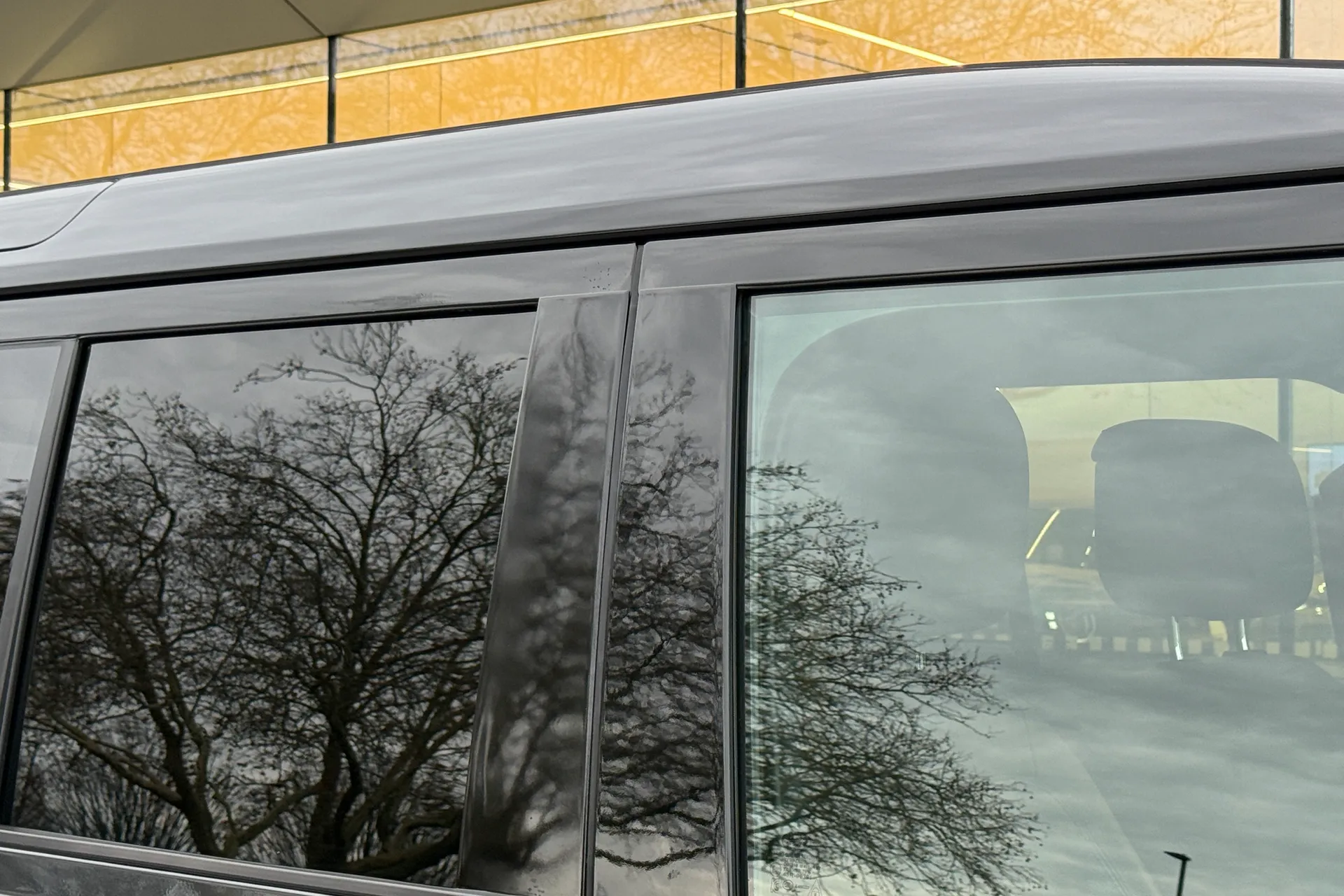 LAND ROVER Defender 110 thumbnail image number 32