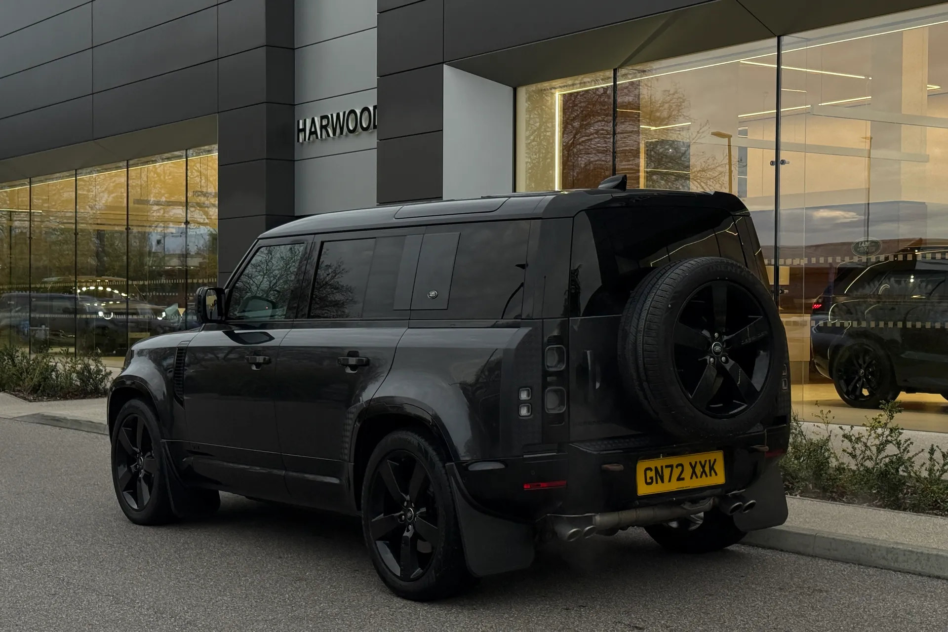 LAND ROVER Defender 110 thumbnail image number 15