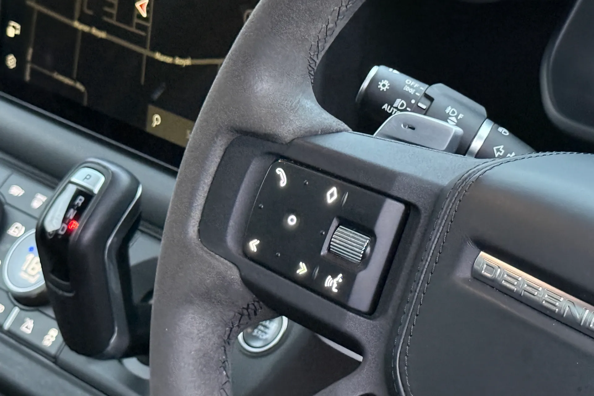 LAND ROVER Defender 110 thumbnail image number 50