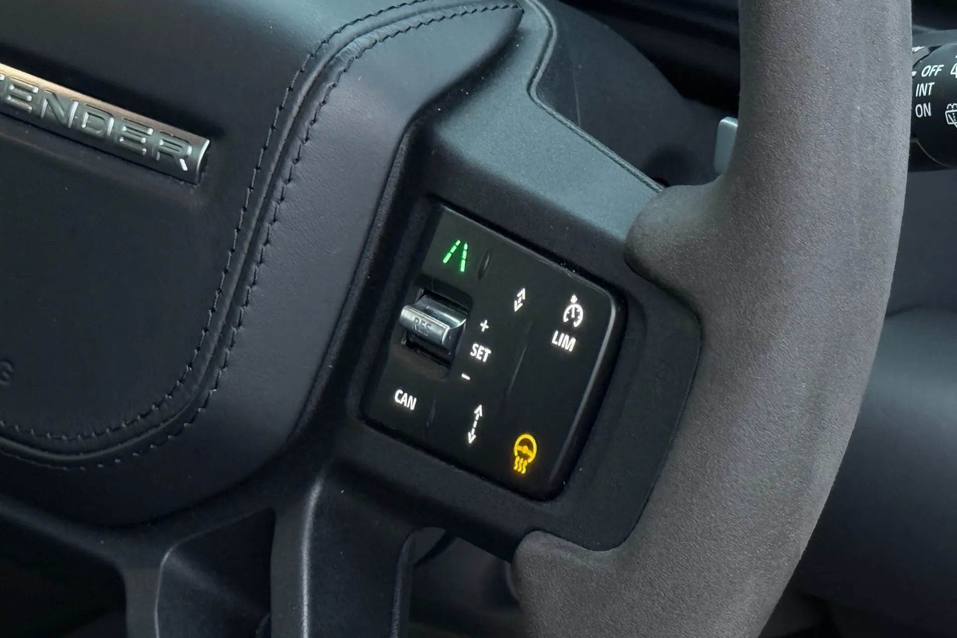 LAND ROVER Defender 110 thumbnail image number 51