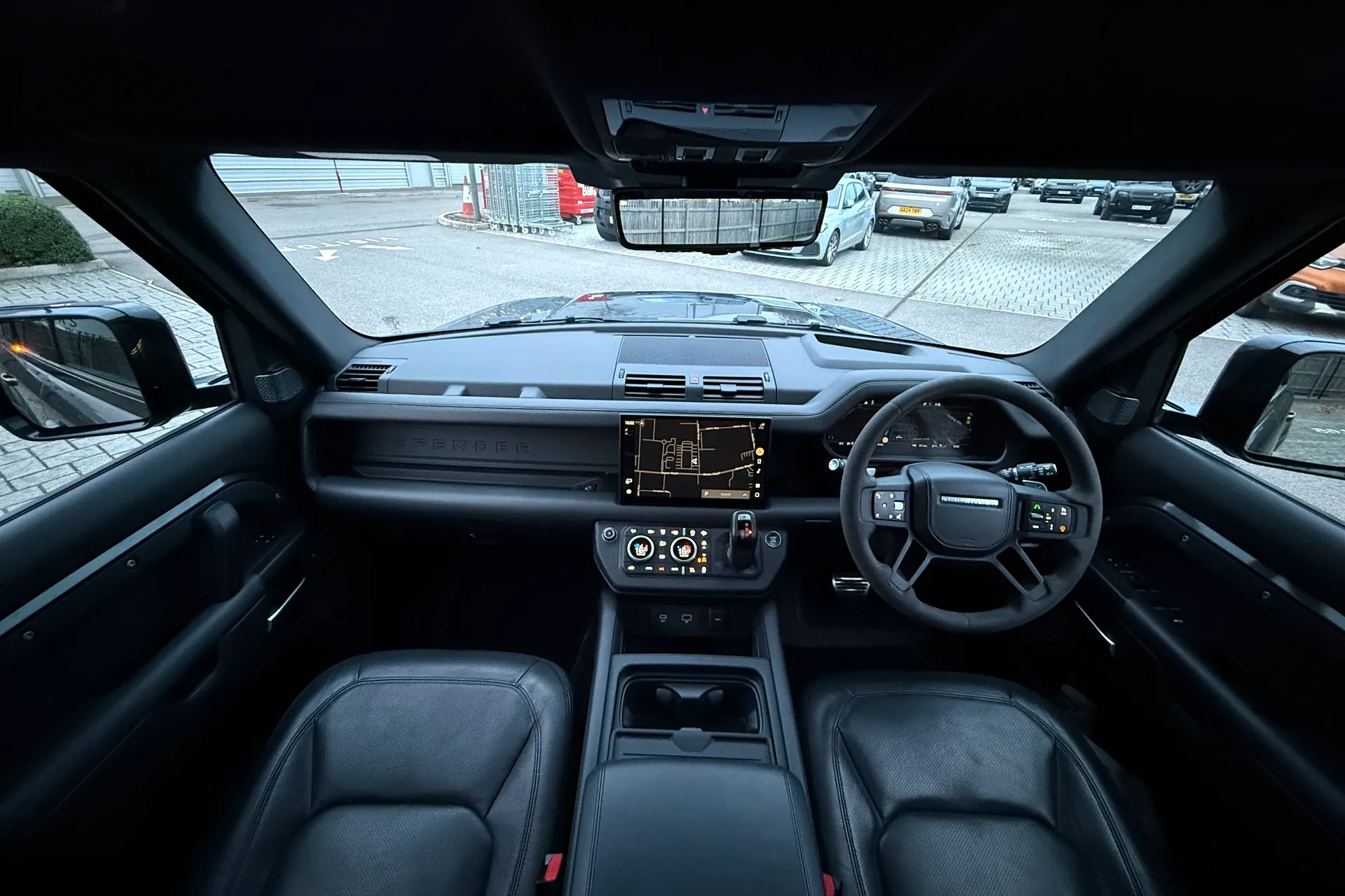 LAND ROVER Defender 110 thumbnail image number 3