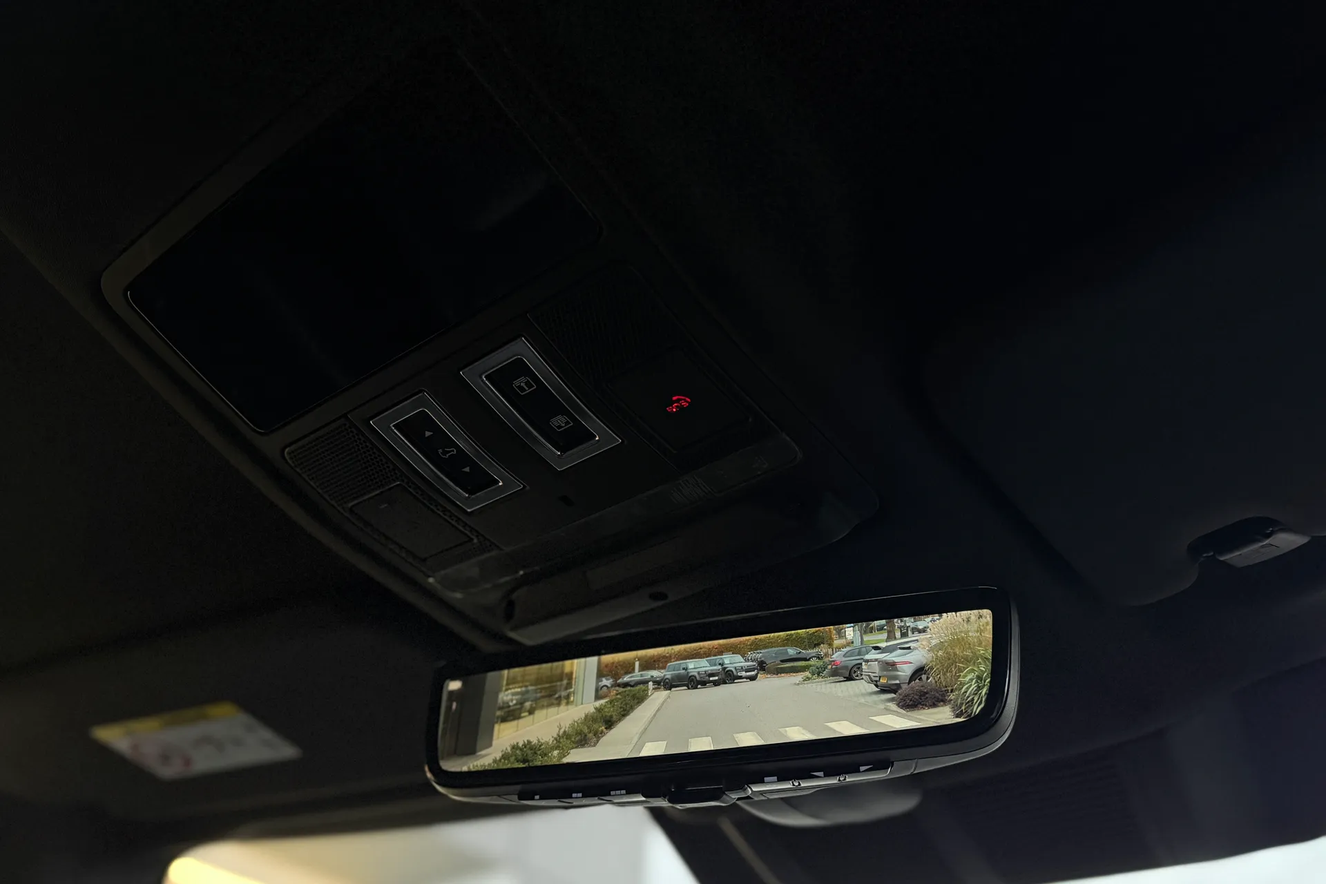 LAND ROVER Defender 110 thumbnail image number 20