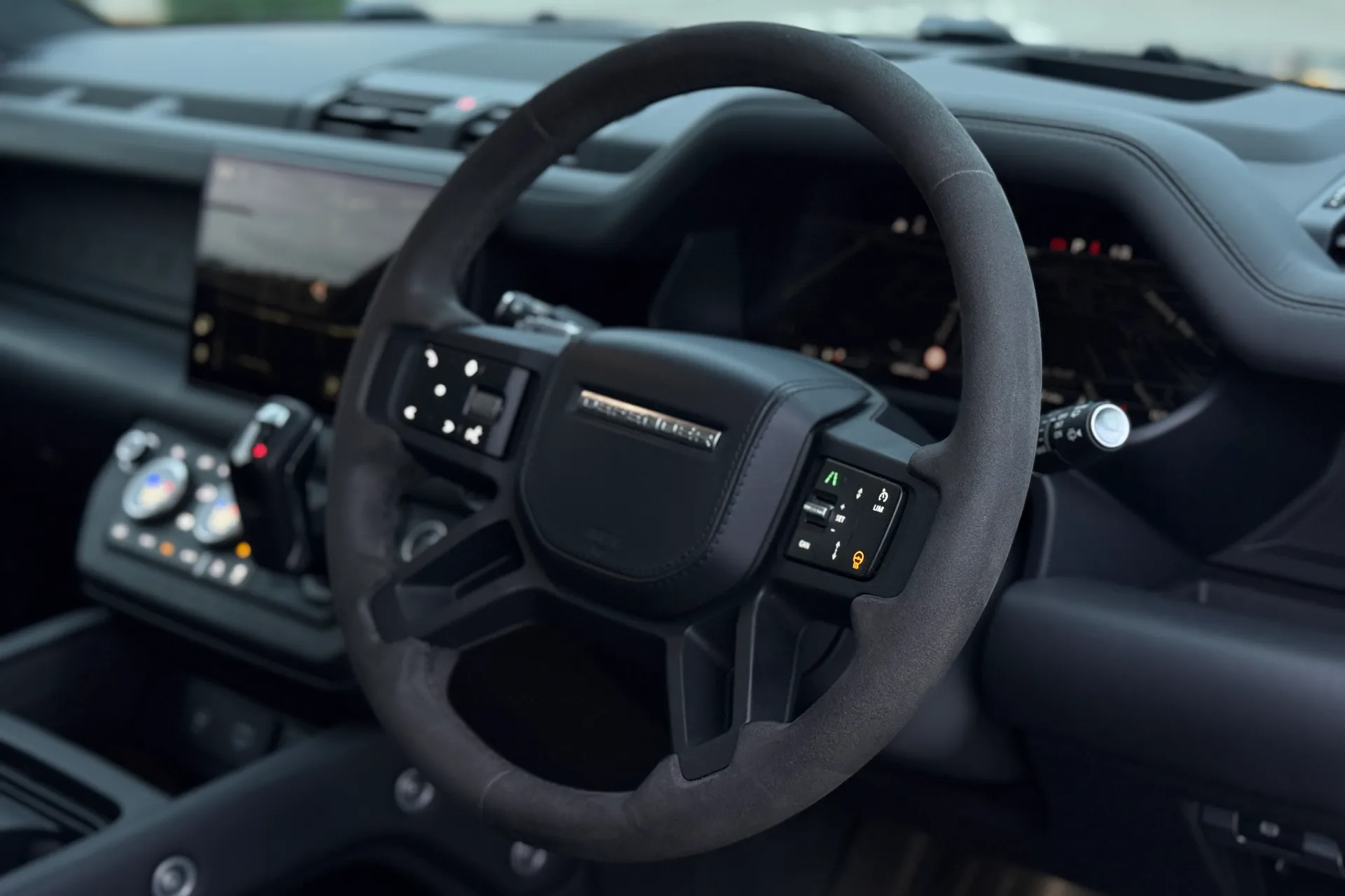 LAND ROVER Defender 110 thumbnail image number 24