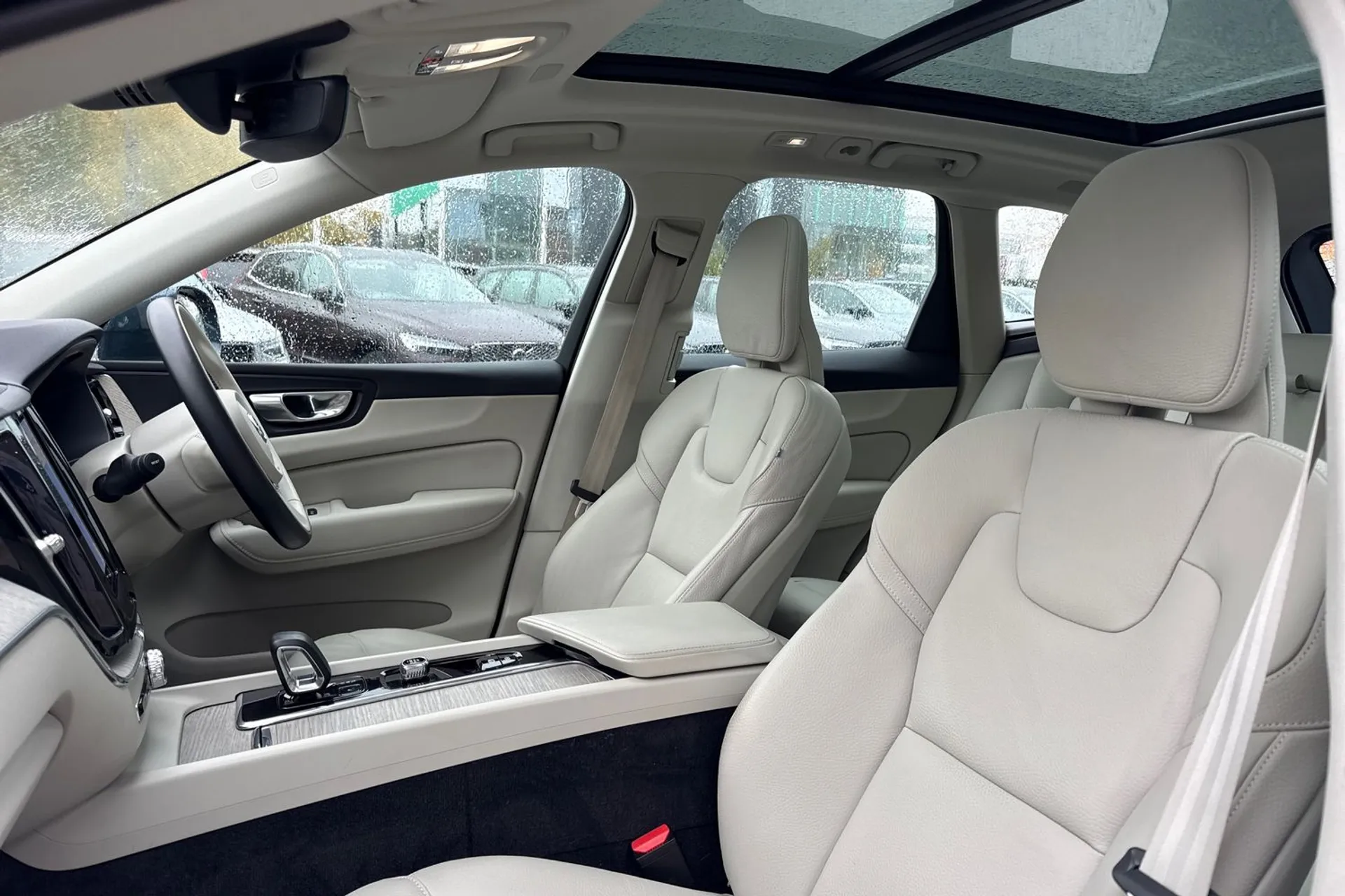 Volvo XC60 thumbnail image number 28