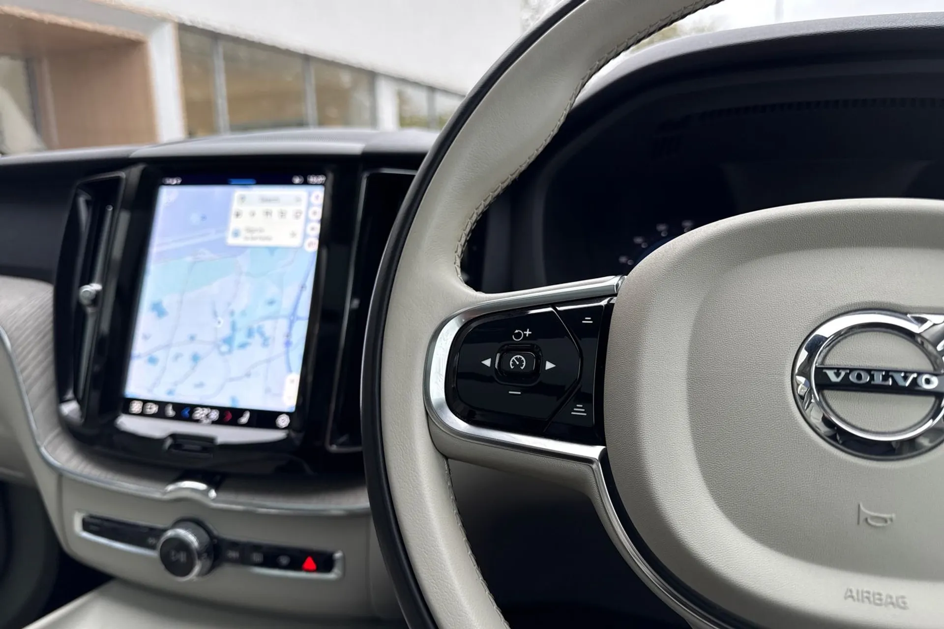 Volvo XC60 thumbnail image number 36