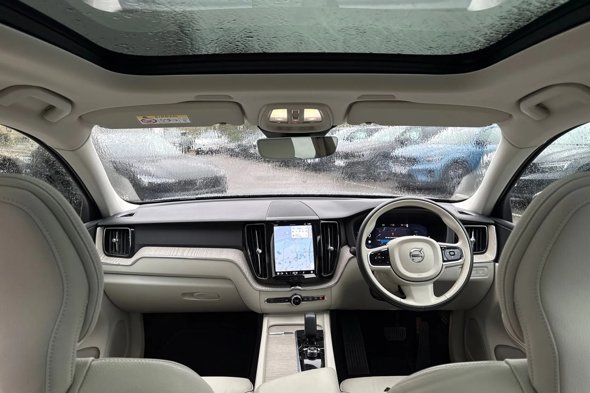 Volvo XC60 thumbnail image number 3