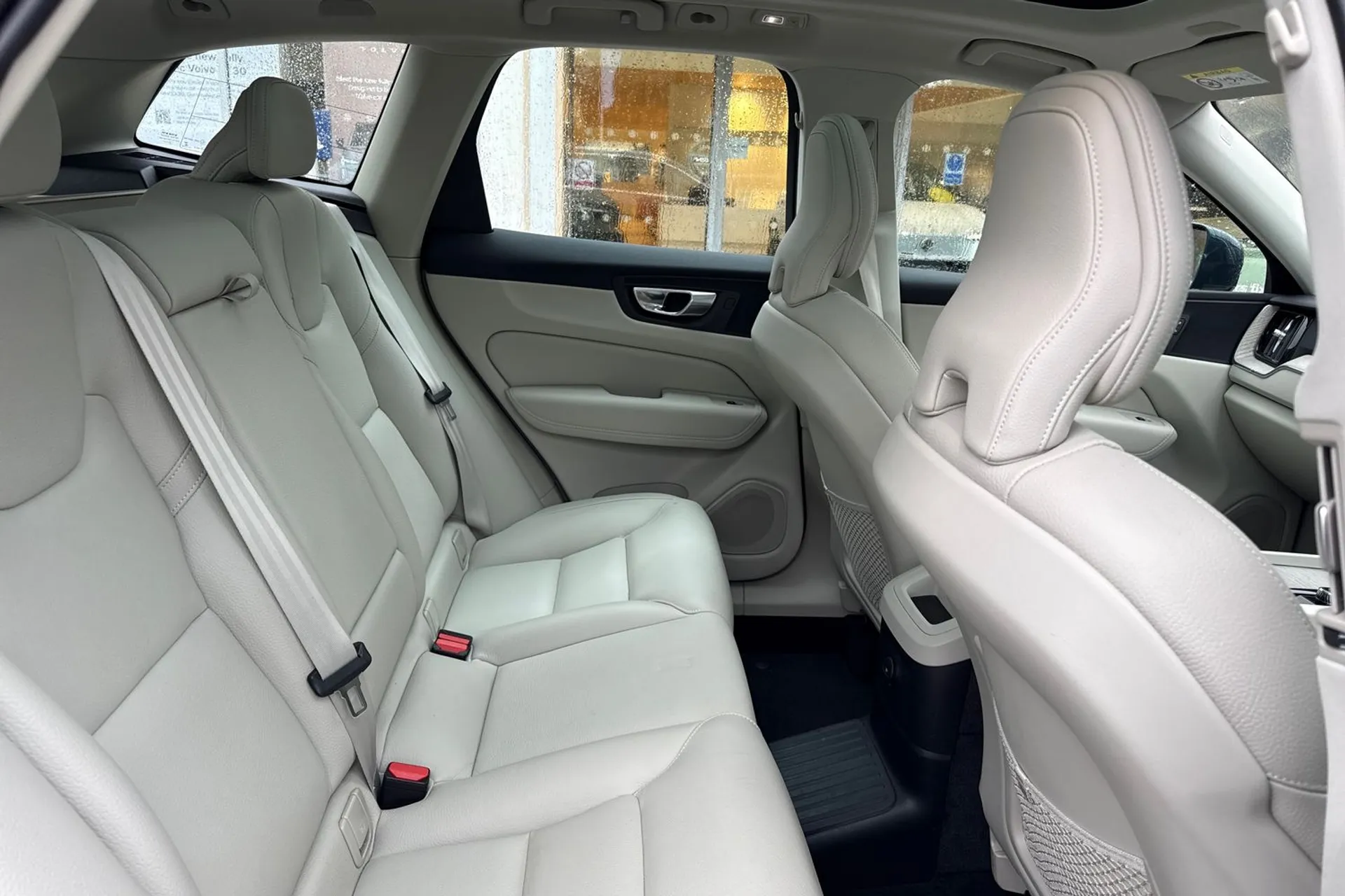 Volvo XC60 thumbnail image number 23