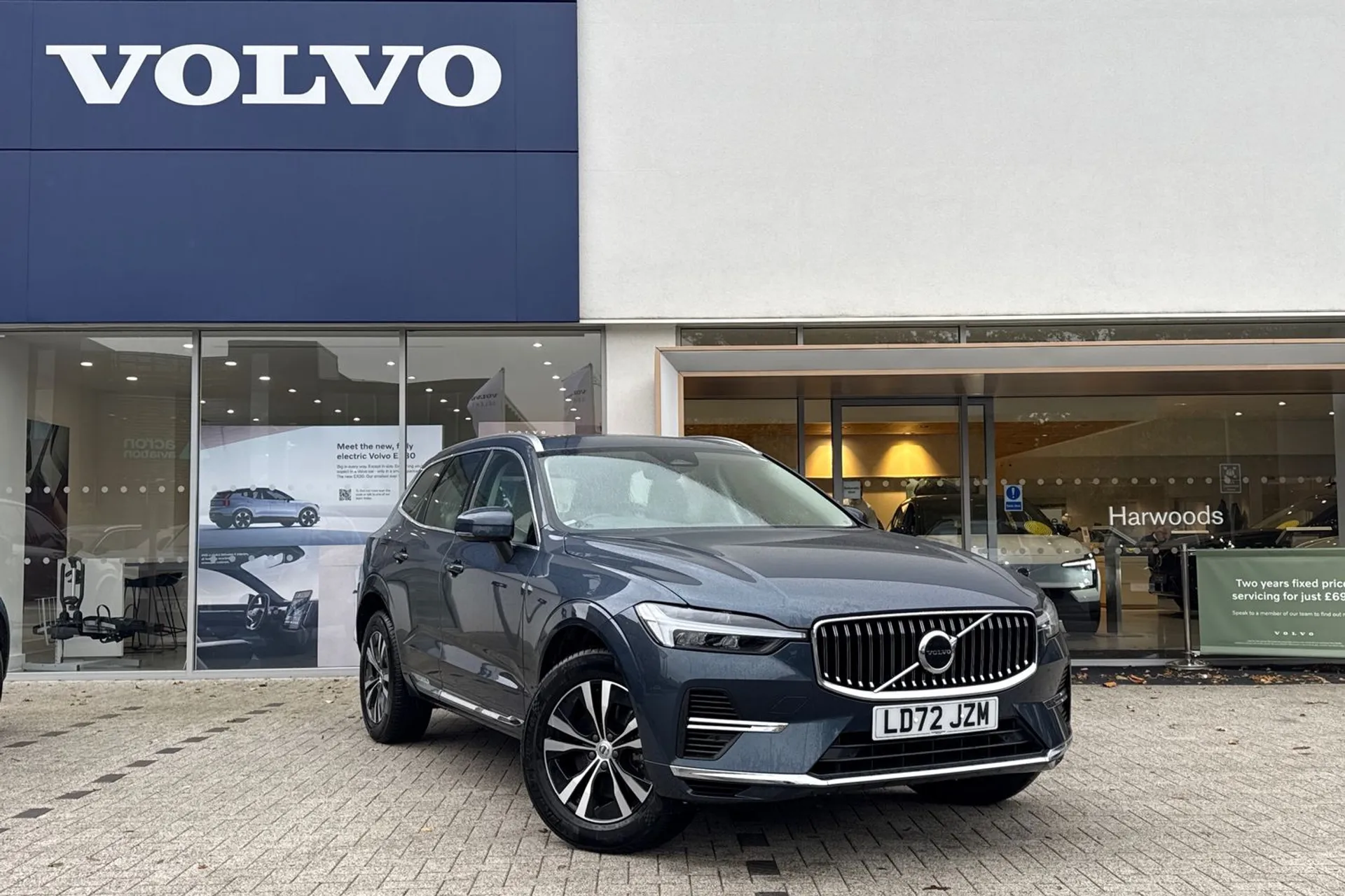 Volvo XC60 focused image