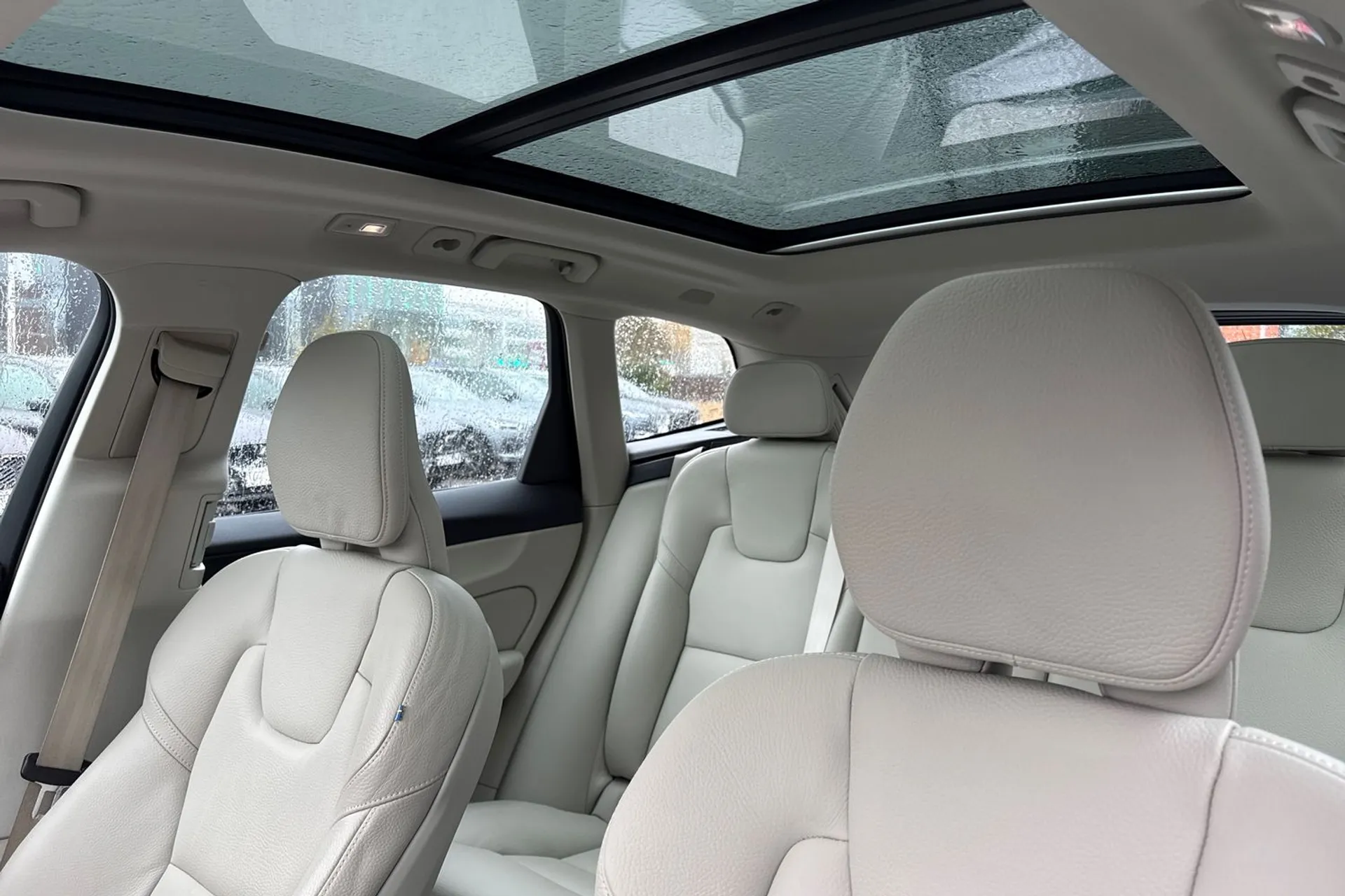 Volvo XC60 thumbnail image number 29