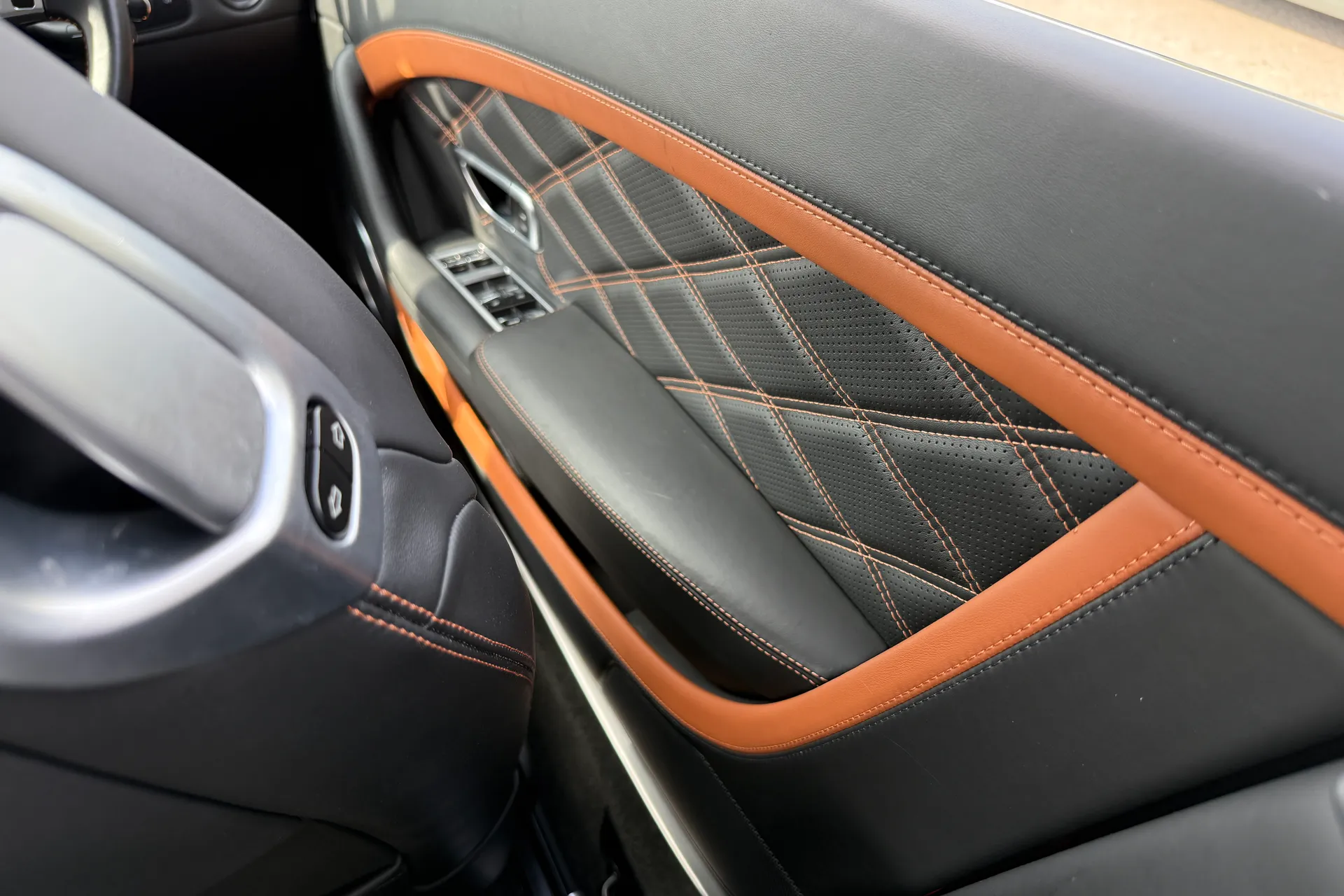 Bentley CONTINENTAL thumbnail image number 35