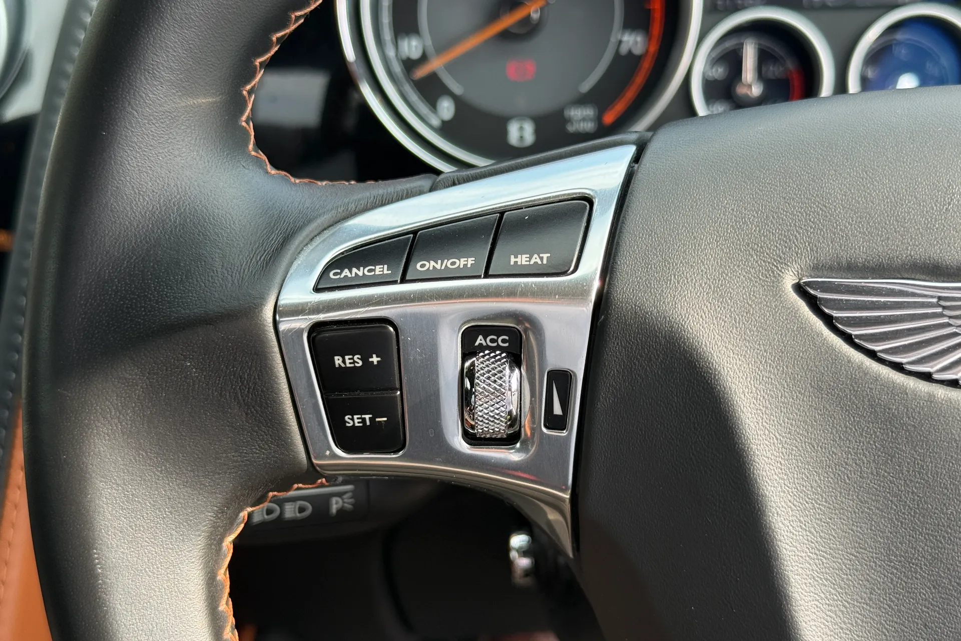 Bentley CONTINENTAL thumbnail image number 18