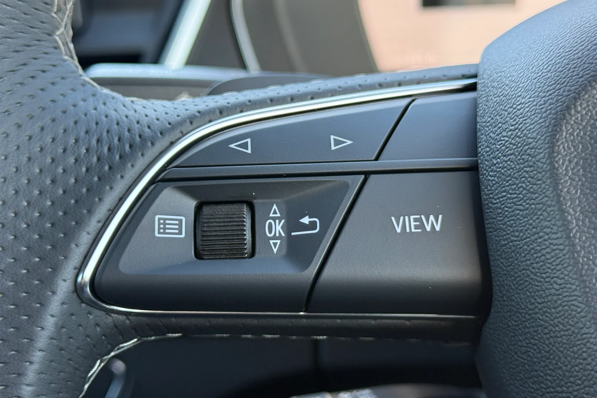 Audi Q5 thumbnail image number 25