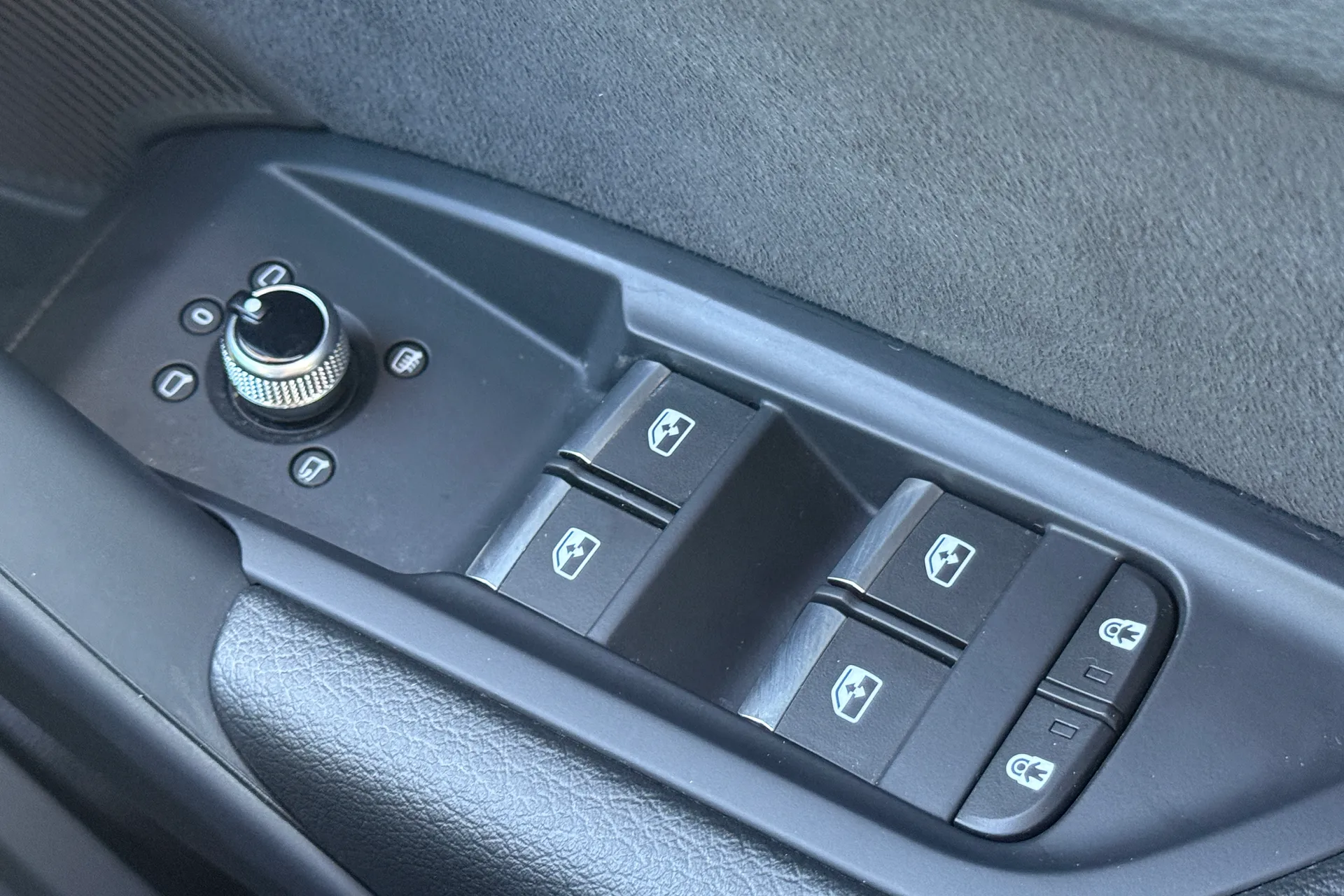 Audi Q5 thumbnail image number 23