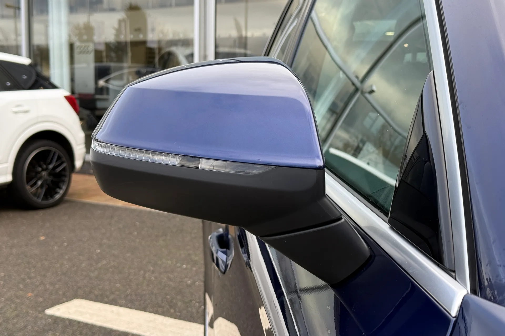 Audi Q5 thumbnail image number 9