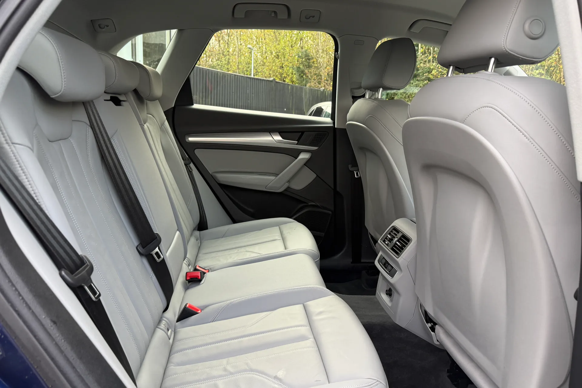 Audi Q5 thumbnail image number 32