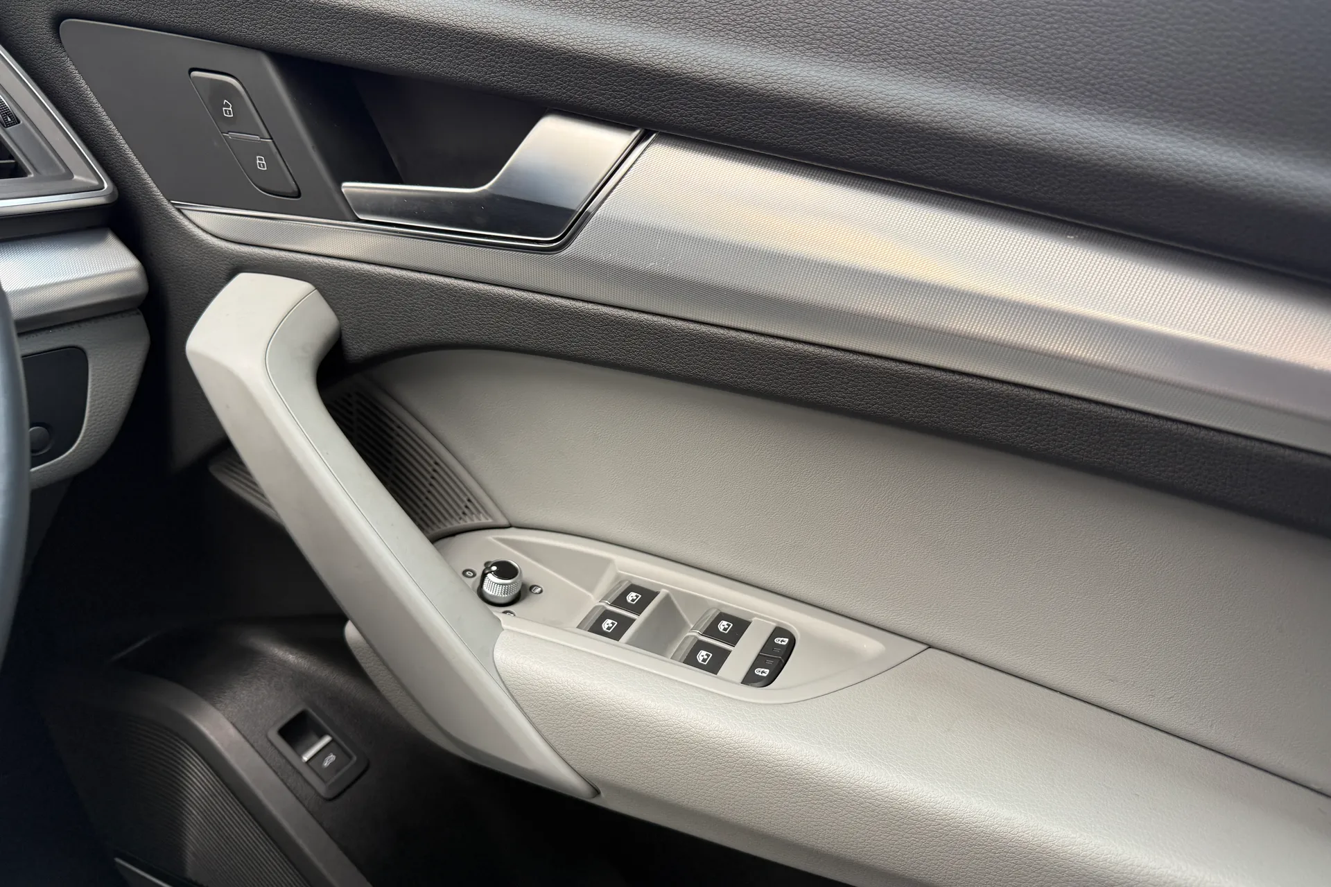 Audi Q5 thumbnail image number 17