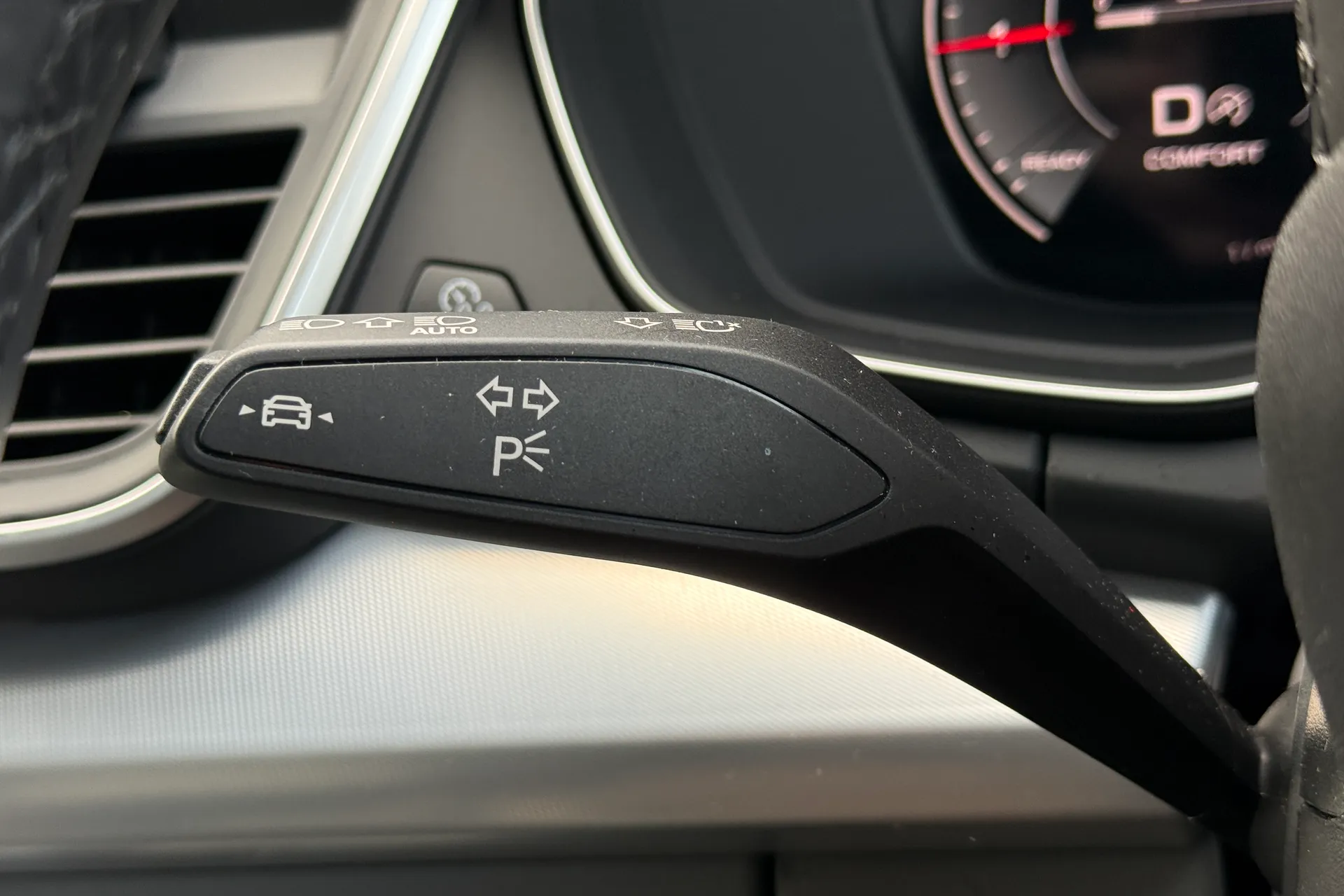 Audi Q5 thumbnail image number 14