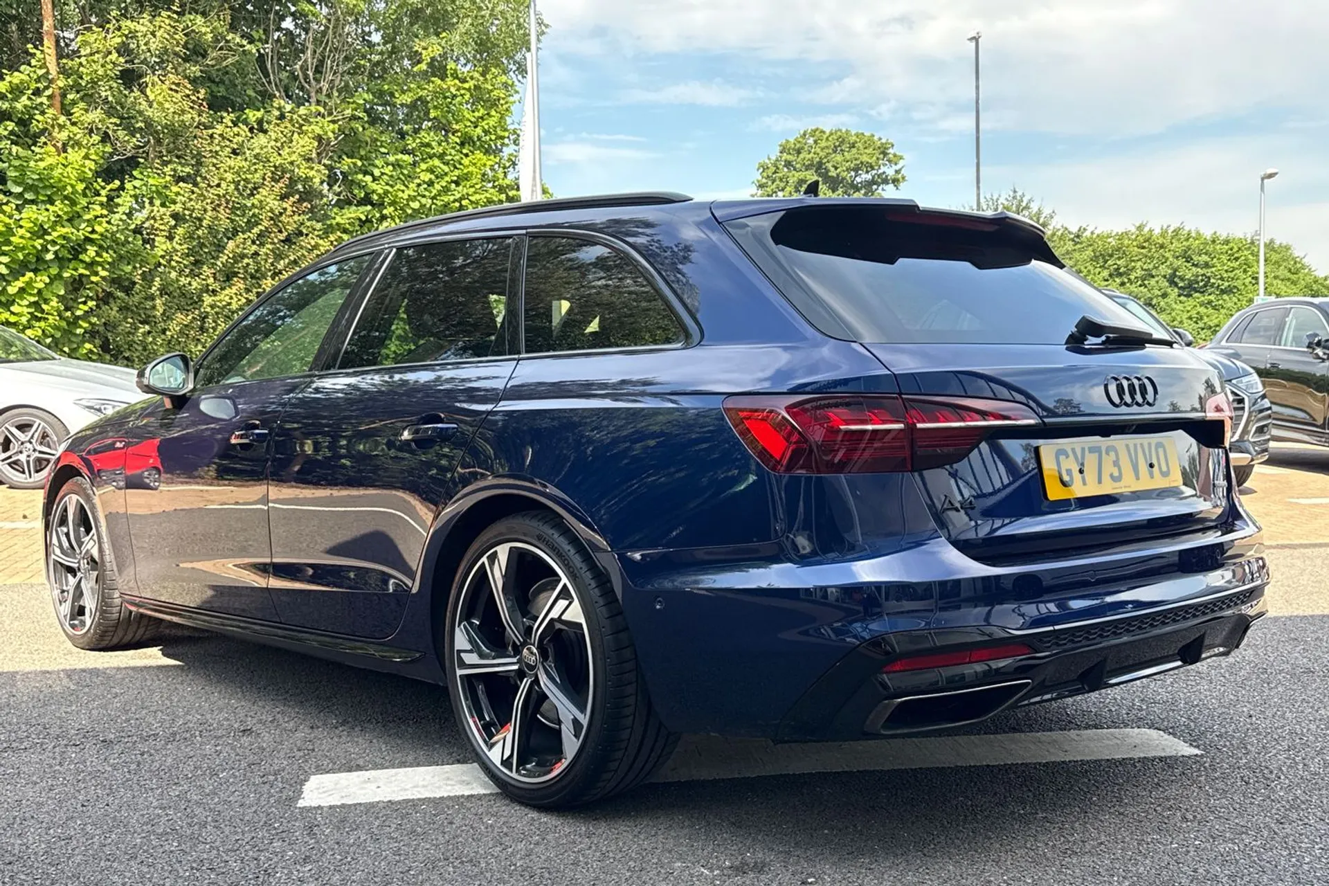 Audi A4 thumbnail image number 9
