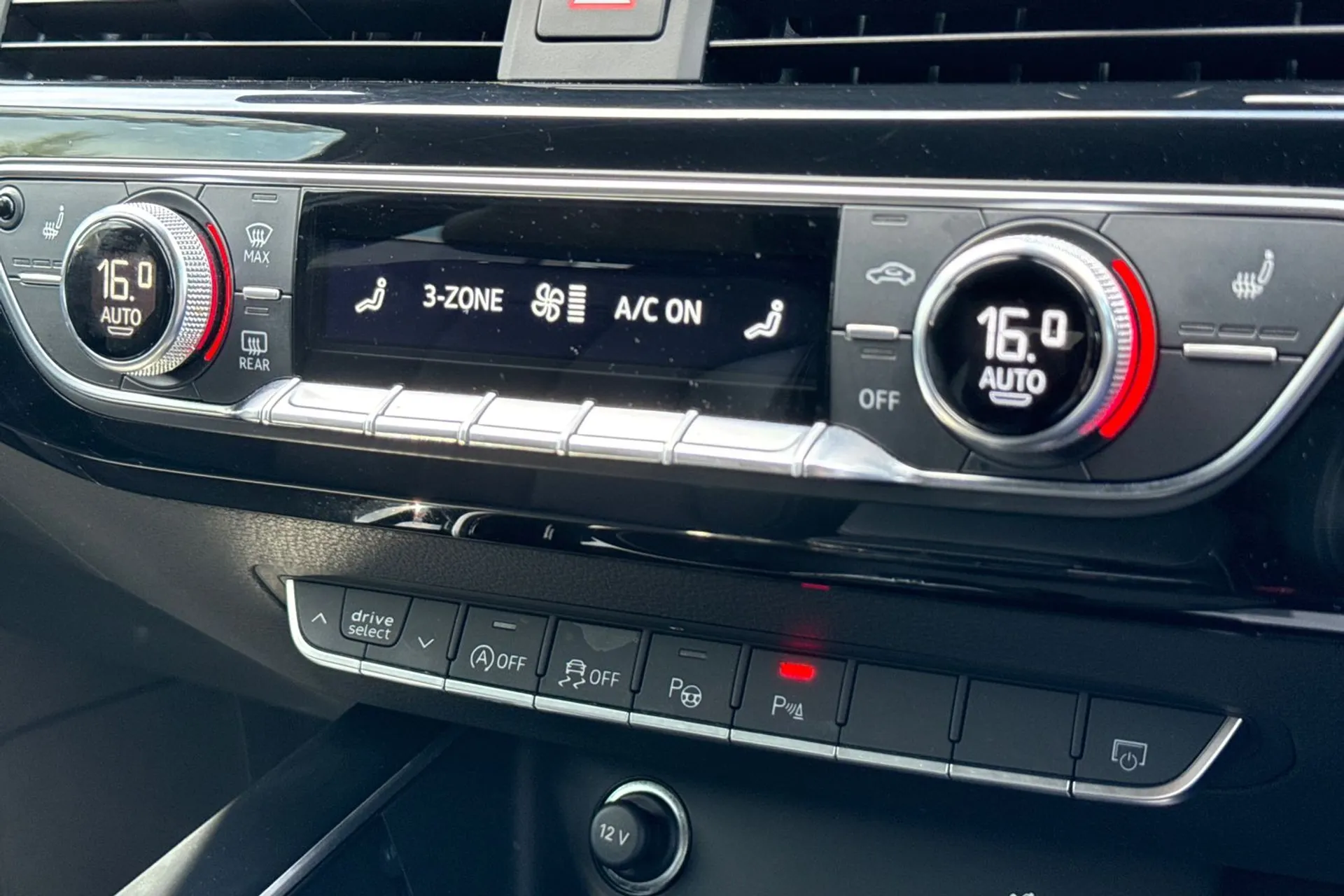 Audi A4 thumbnail image number 39