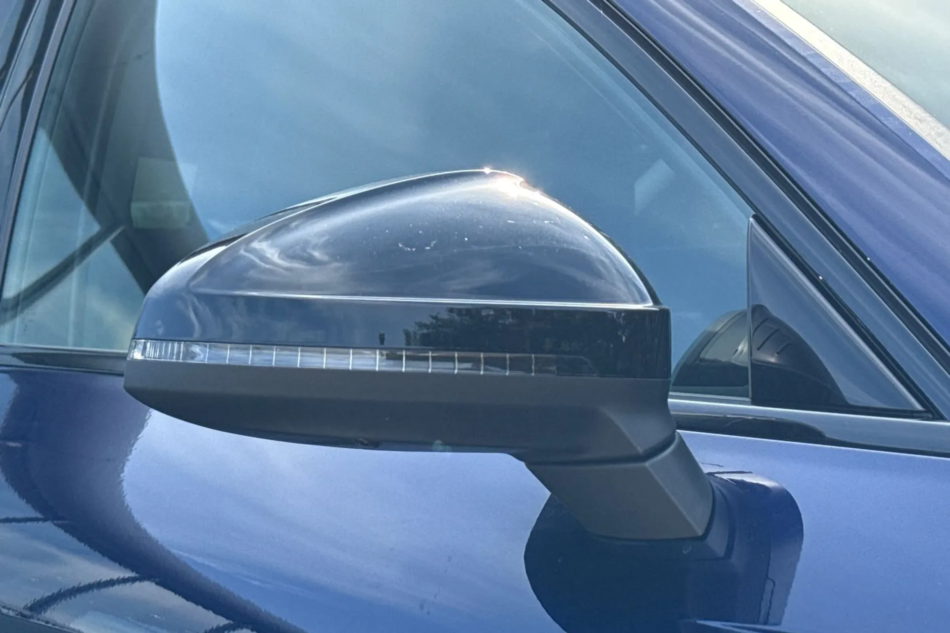 Audi A4 thumbnail image number 51